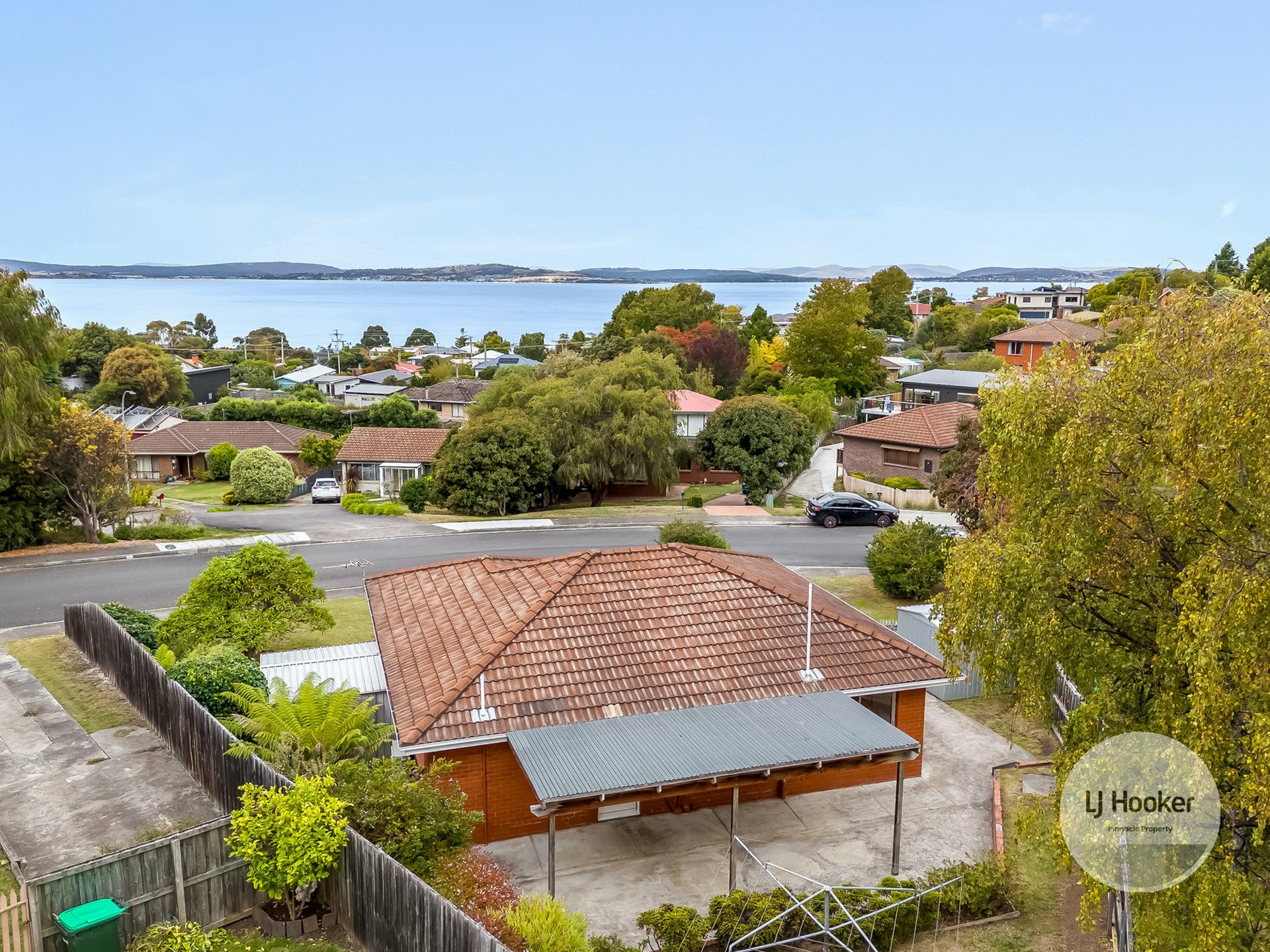 2 Calder Crescent, BLACKMANS BAY