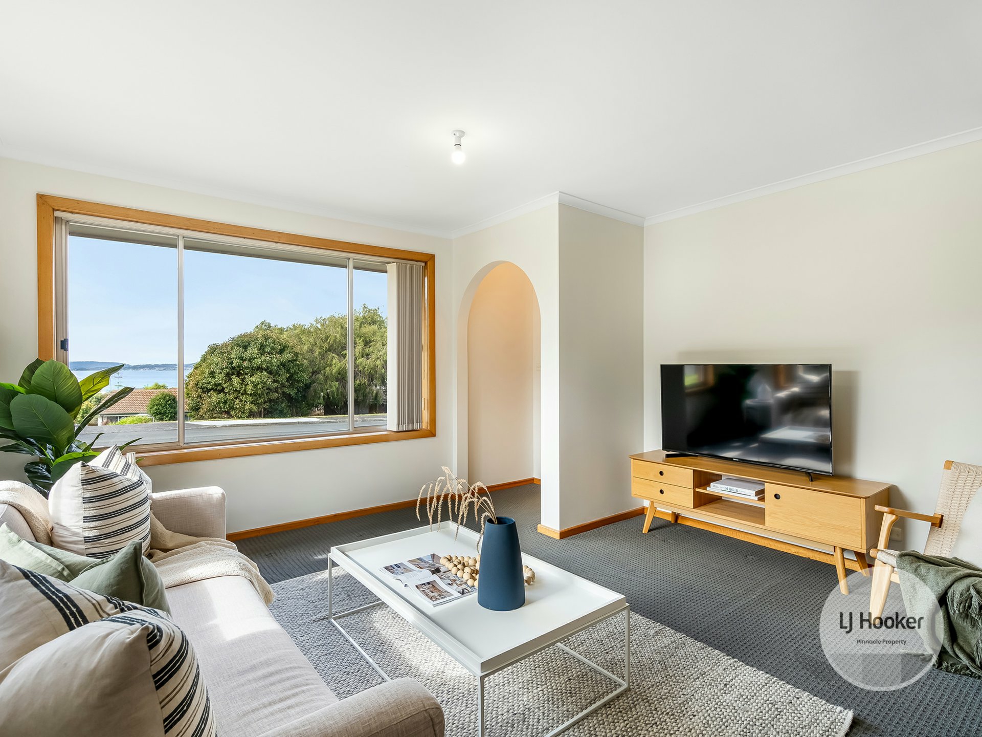 2 Calder Crescent, BLACKMANS BAY