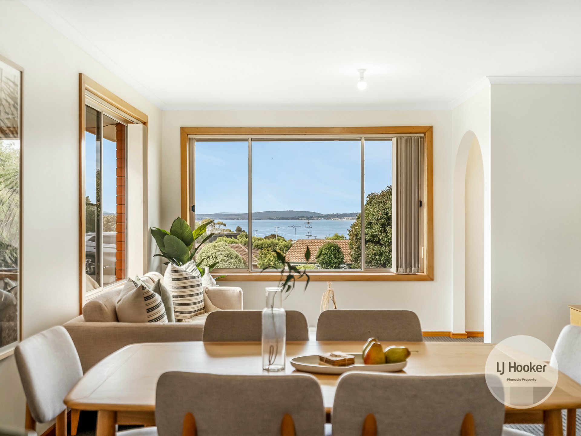 2 Calder Crescent, BLACKMANS BAY