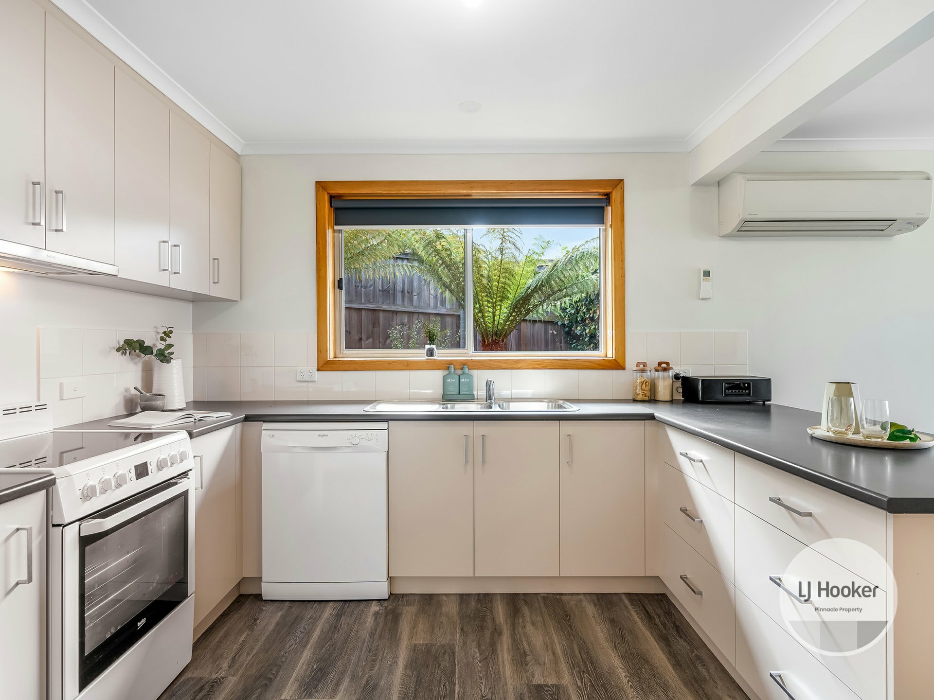 2 Calder Crescent, BLACKMANS BAY