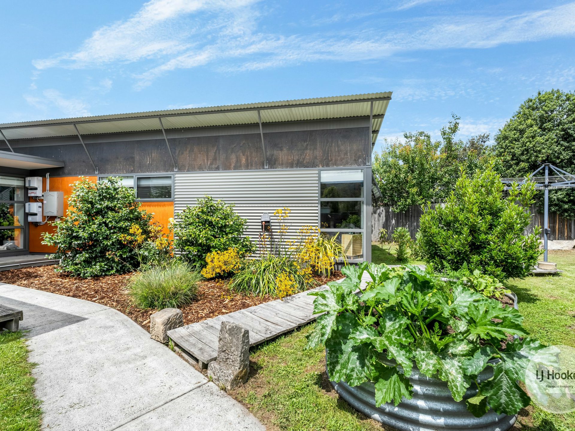 2 Snow Gum Drive, SNUG