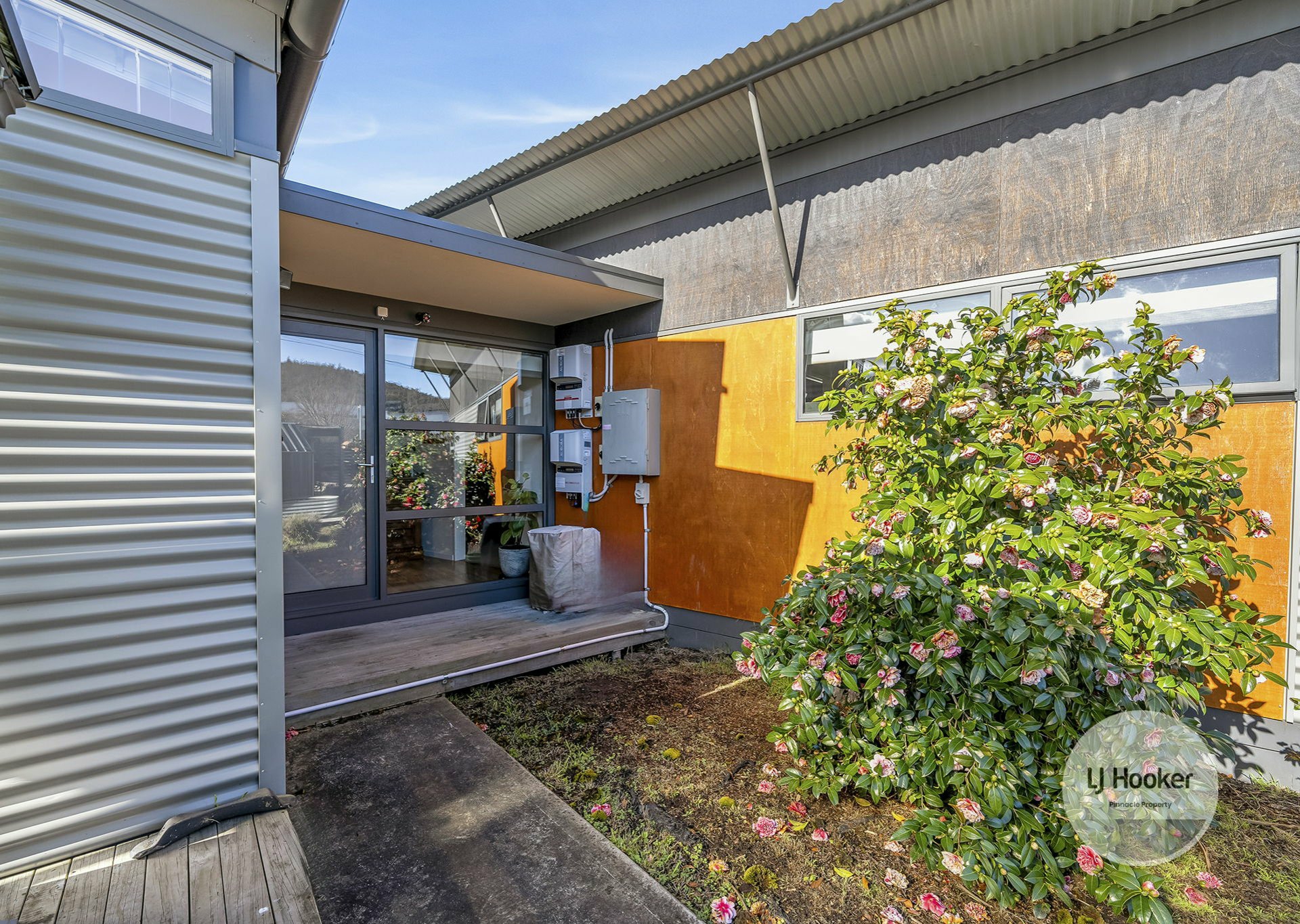2 Snow Gum Drive, SNUG