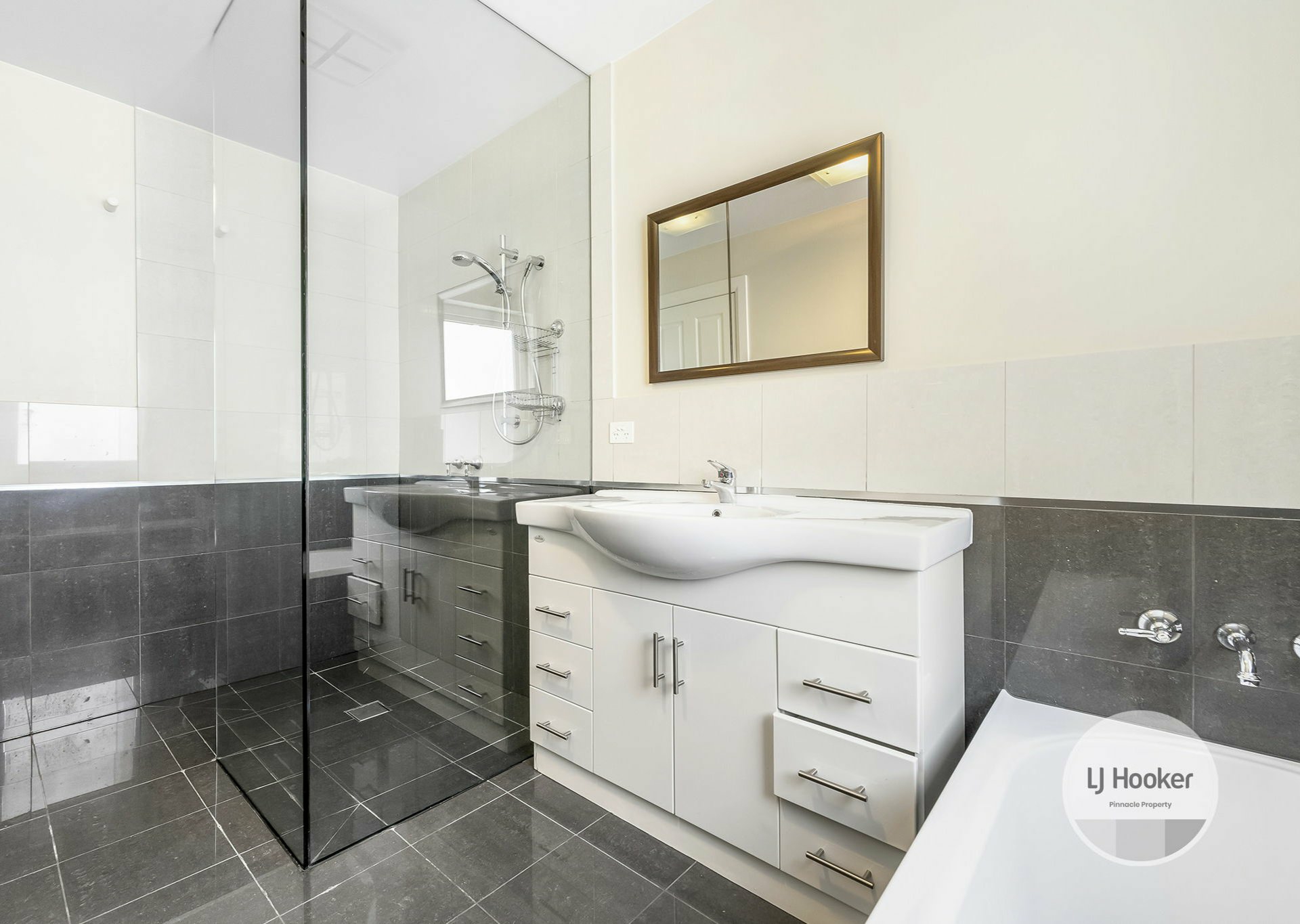 333 Old Station Road, LOWER SNUG