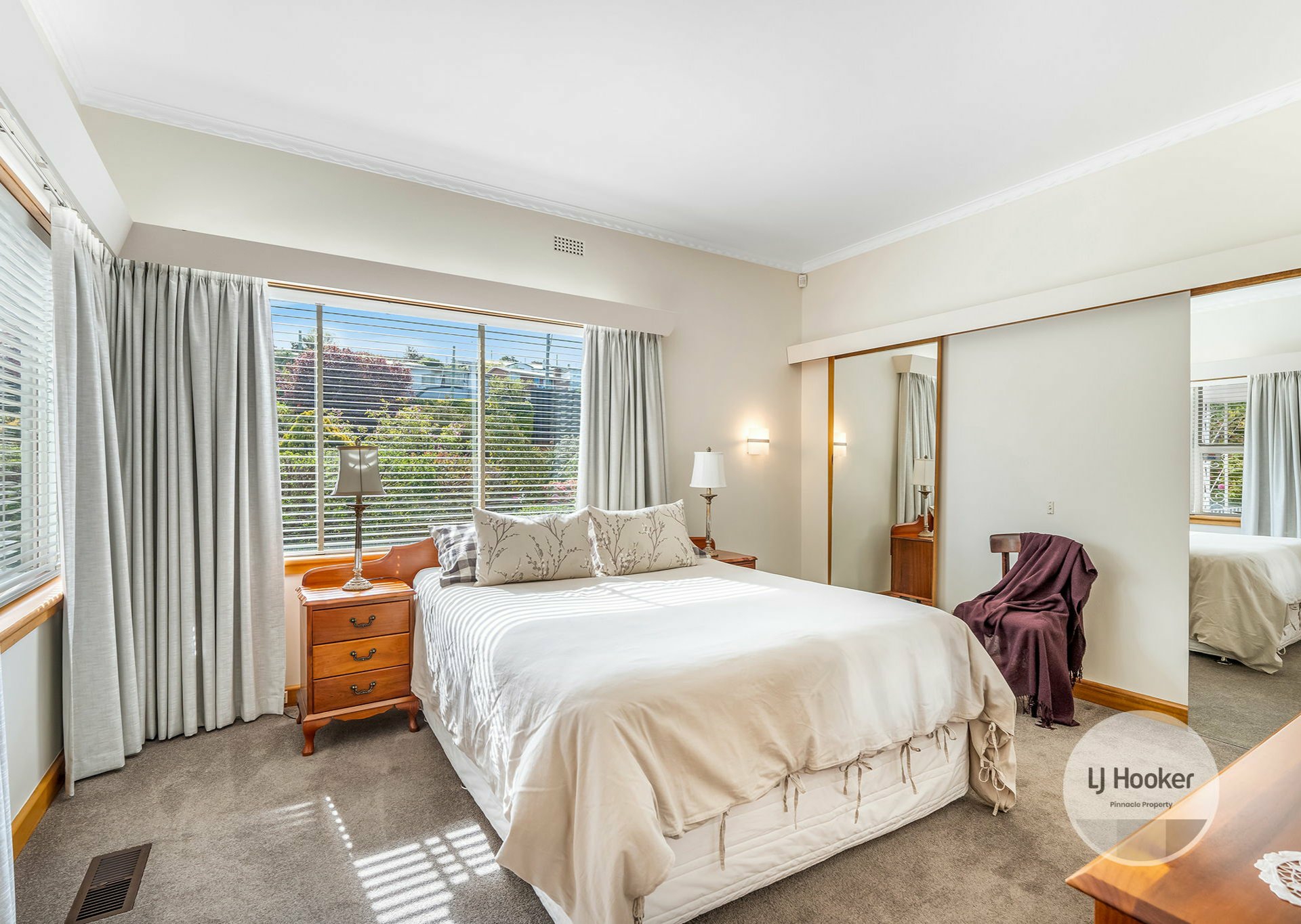 1 Lowestoft Avenue, BERRIEDALE