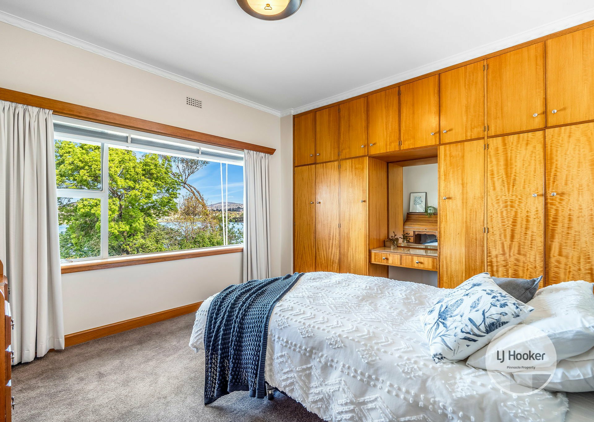 1 Lowestoft Avenue, BERRIEDALE