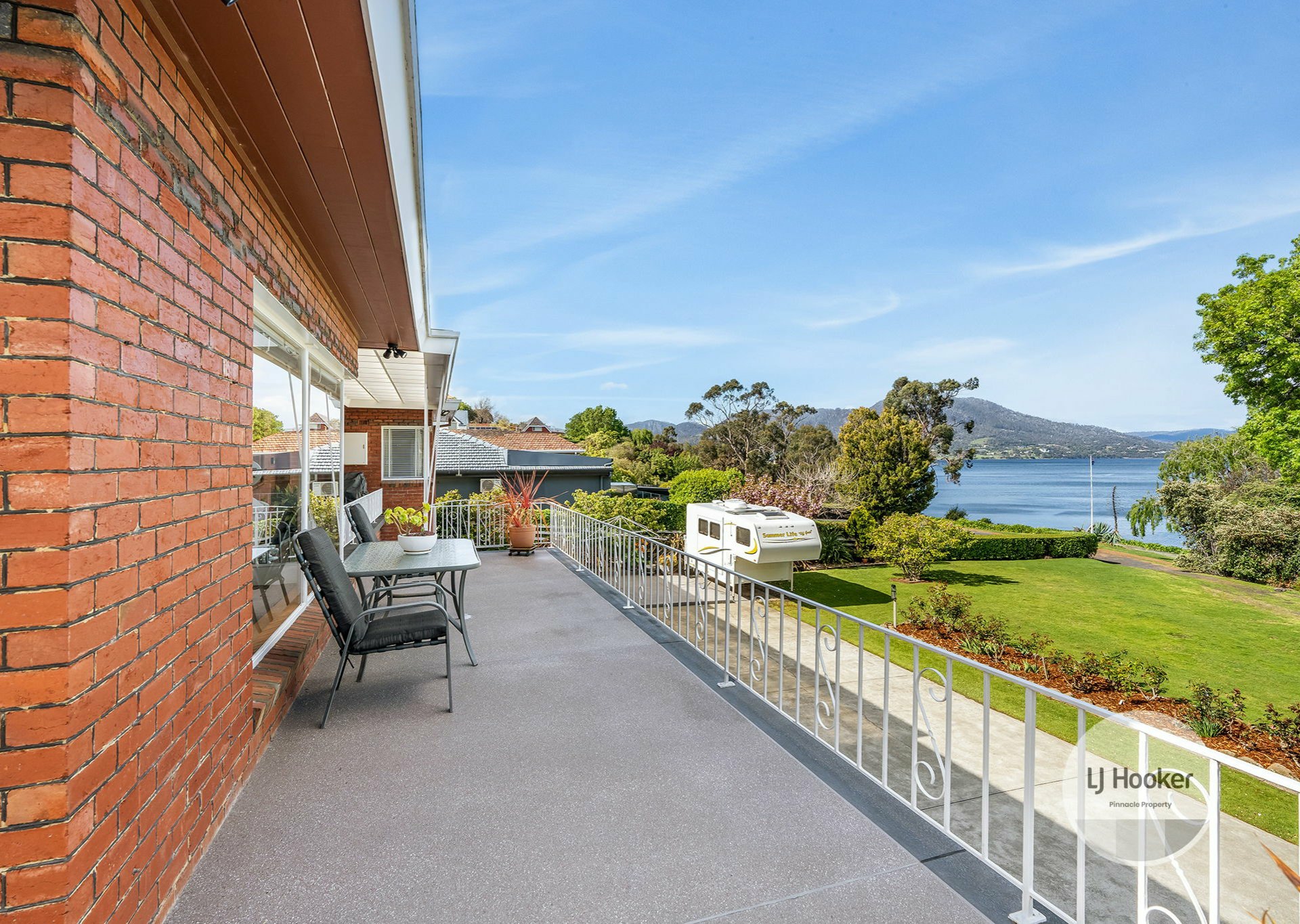 1 Lowestoft Avenue, BERRIEDALE
