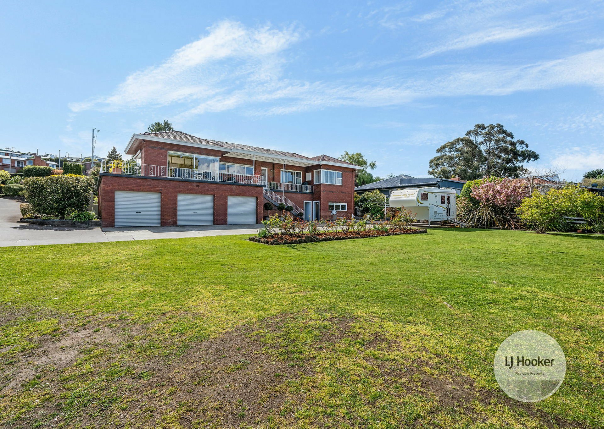 1 Lowestoft Avenue, BERRIEDALE