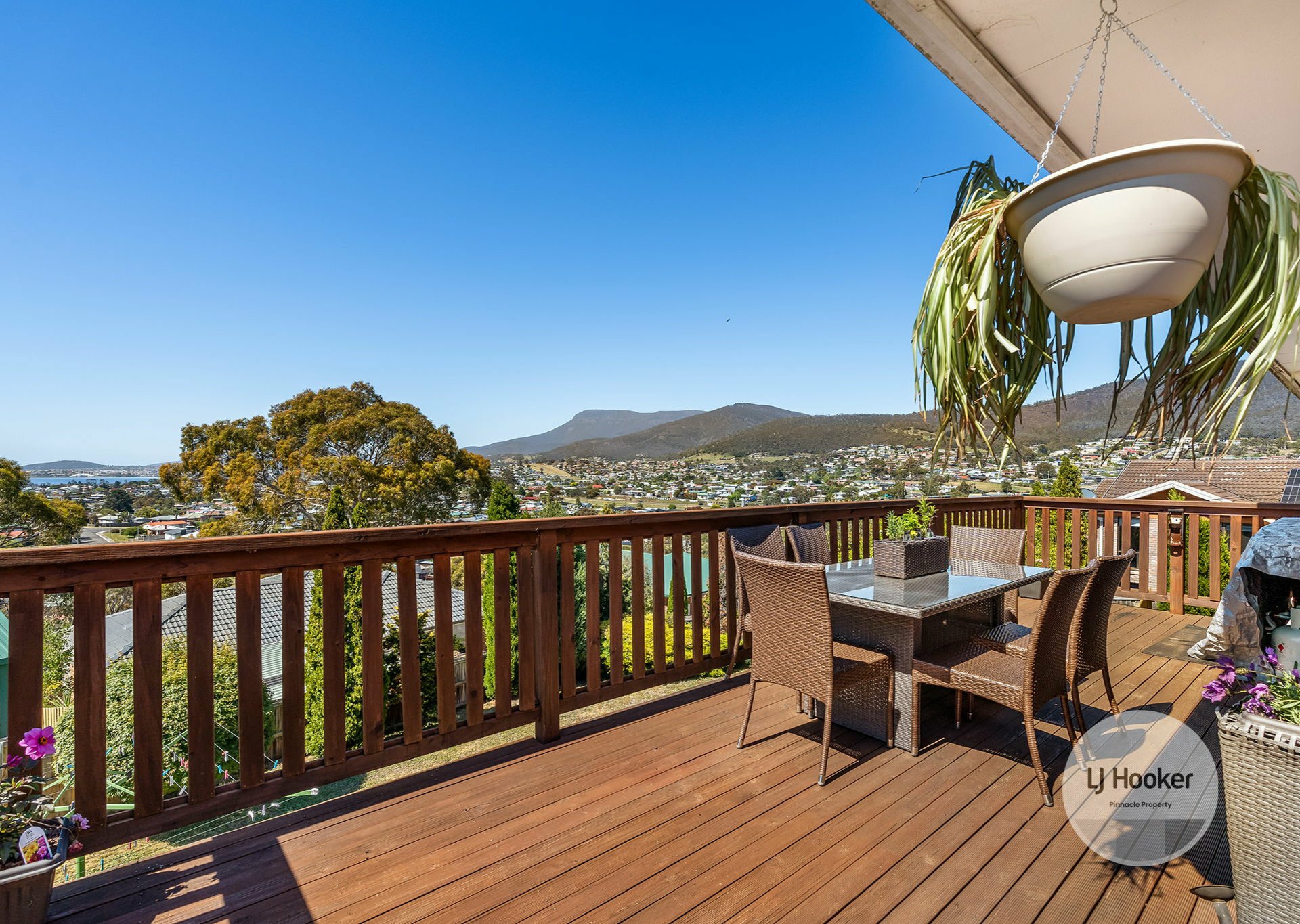 24 Chatterton Court, CLAREMONT