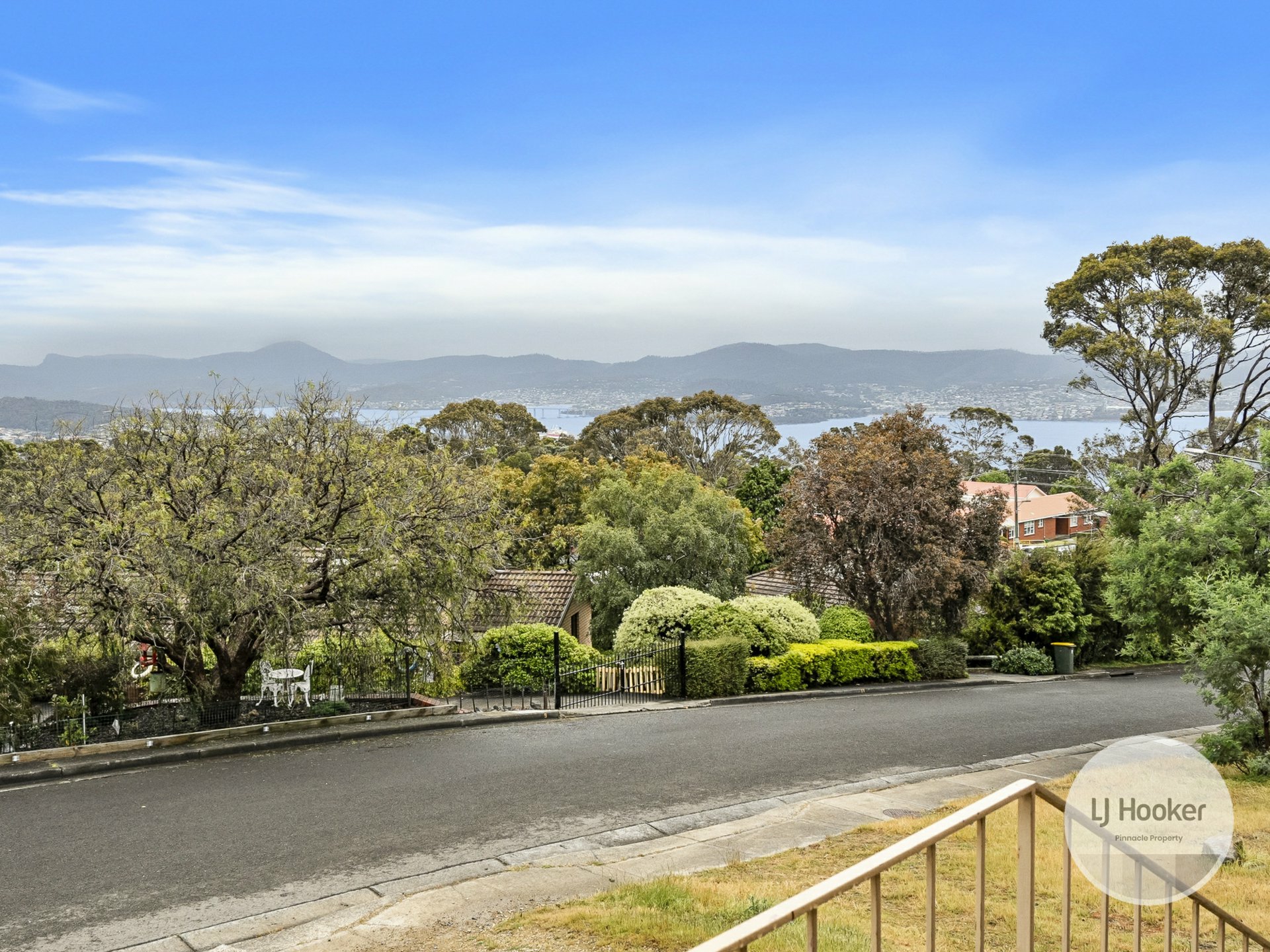 14 Lachlan Drive, MOUNT NELSON