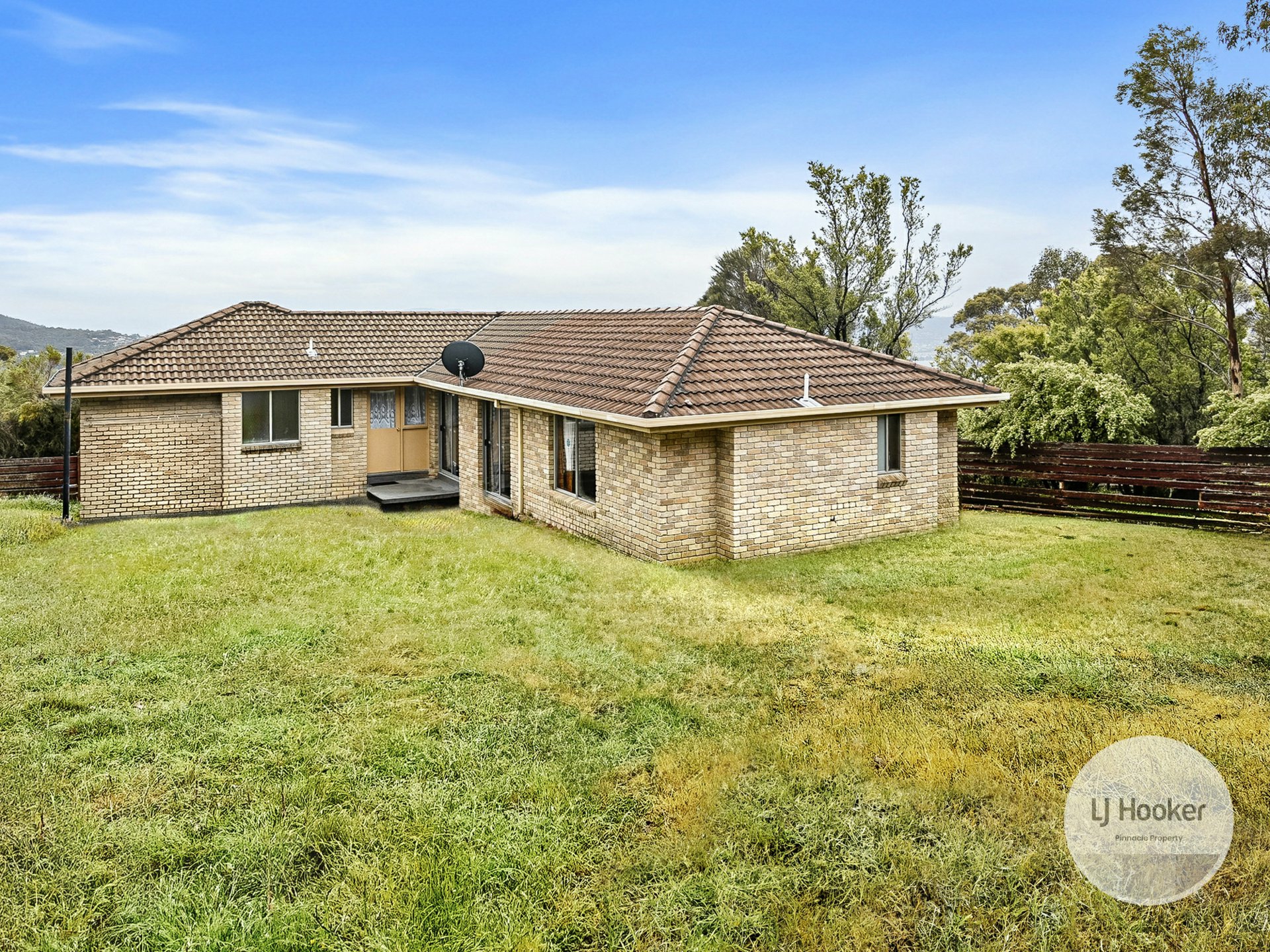 14 Lachlan Drive, MOUNT NELSON