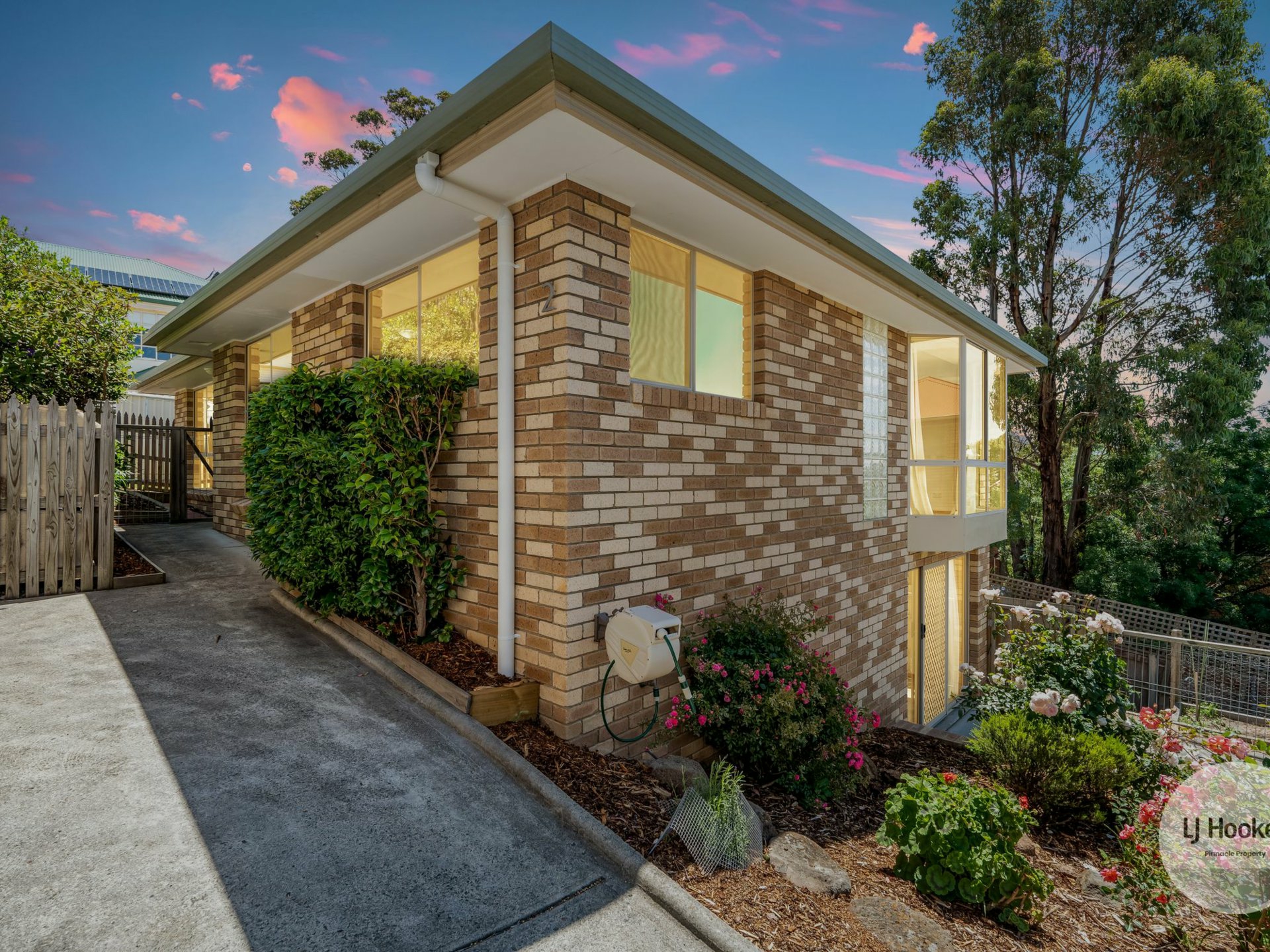 2/45 Alwyn Road, LENAH VALLEY