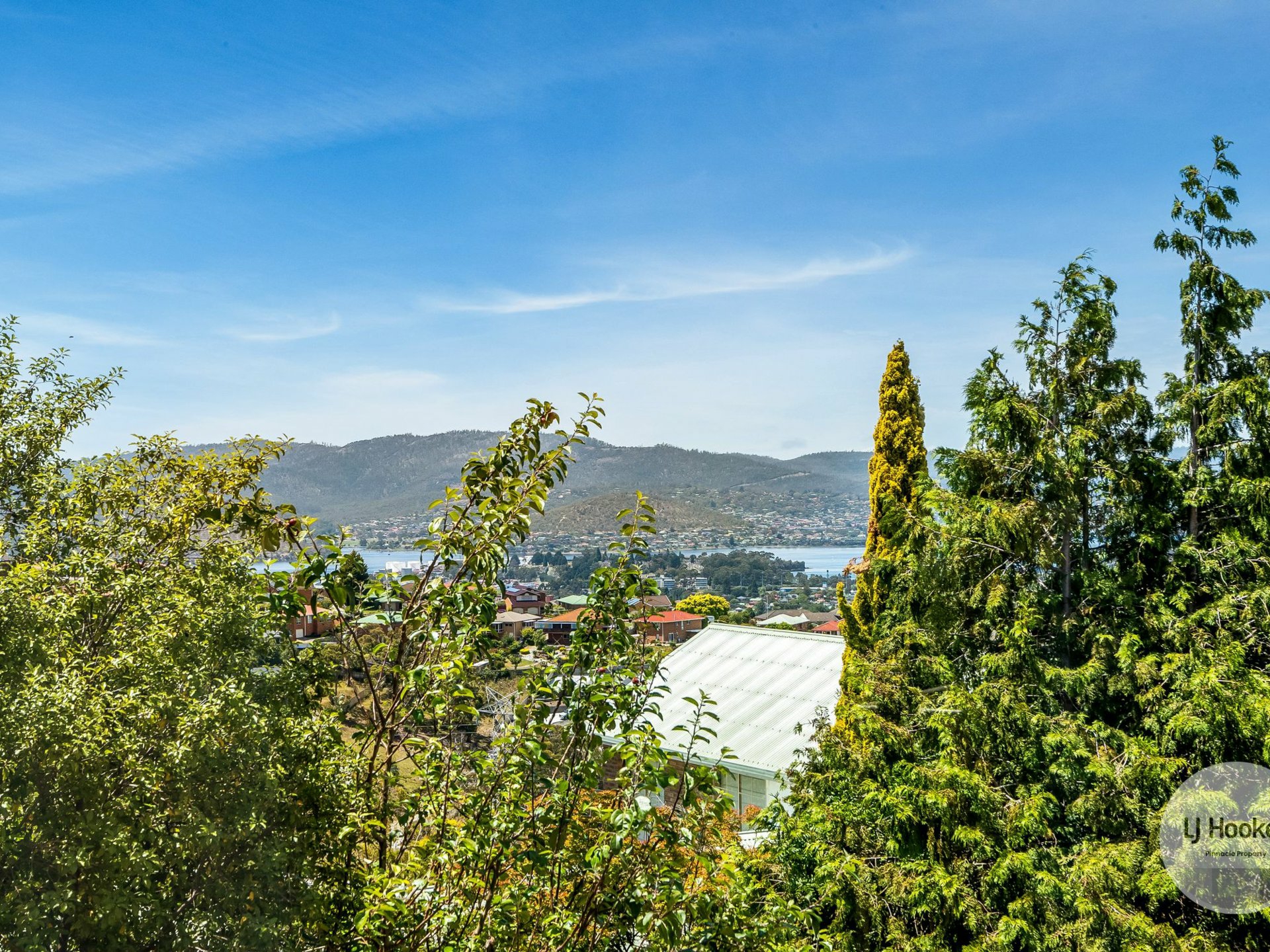 2/45 Alwyn Road, LENAH VALLEY