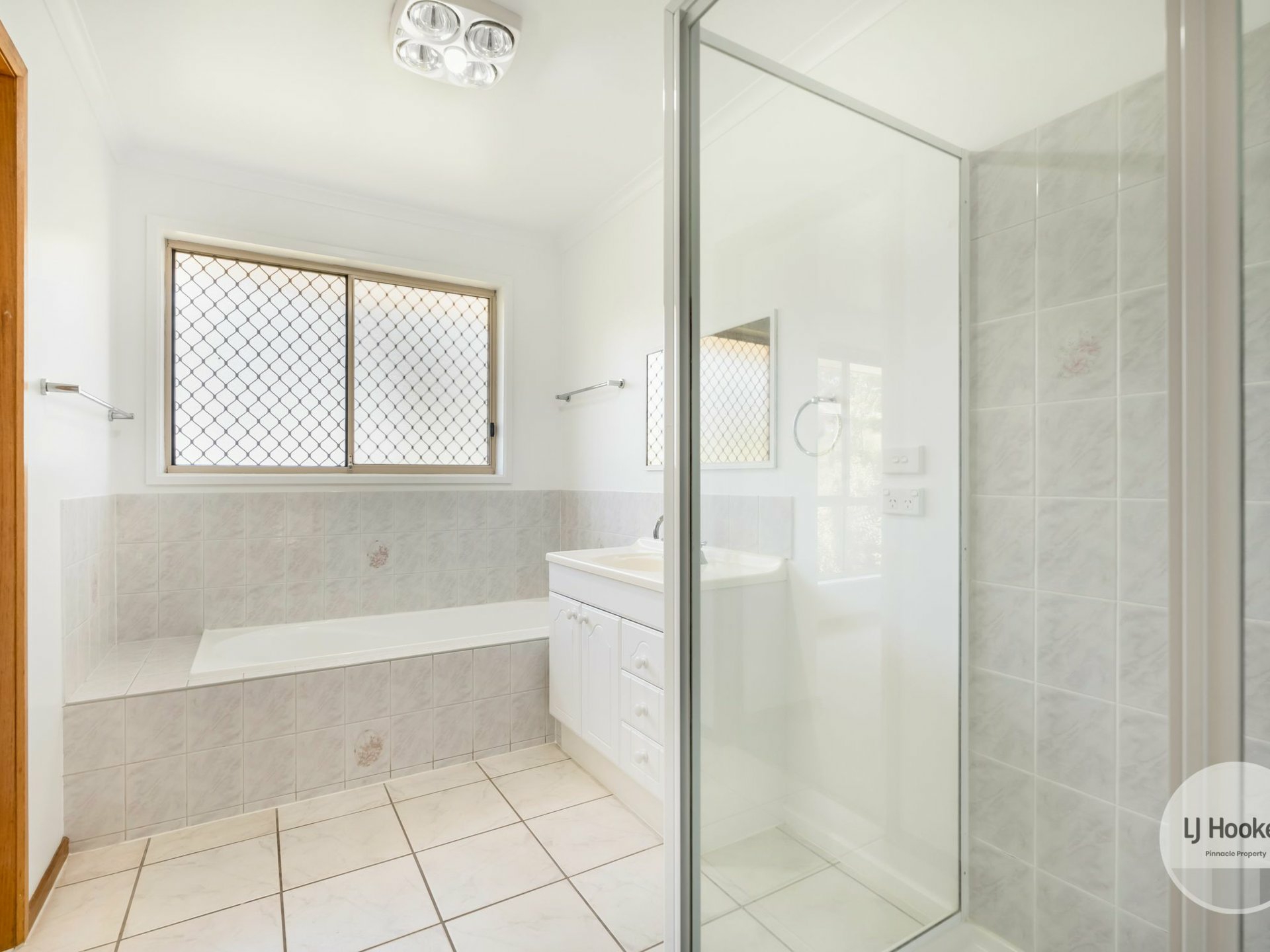 2/45 Alwyn Road, LENAH VALLEY