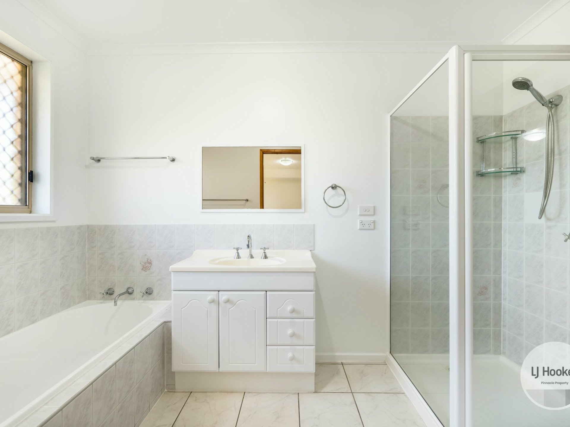 2/45 Alwyn Road, LENAH VALLEY