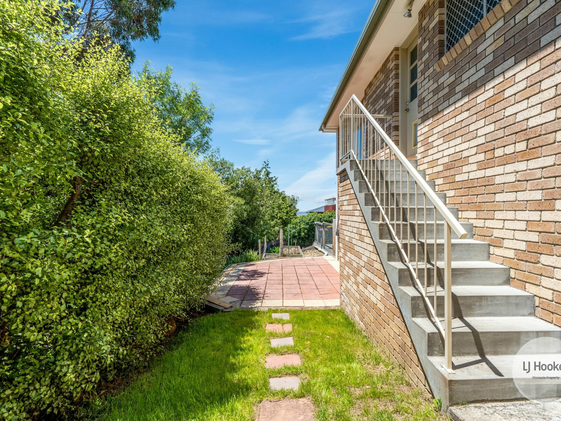 2/45 Alwyn Road, LENAH VALLEY