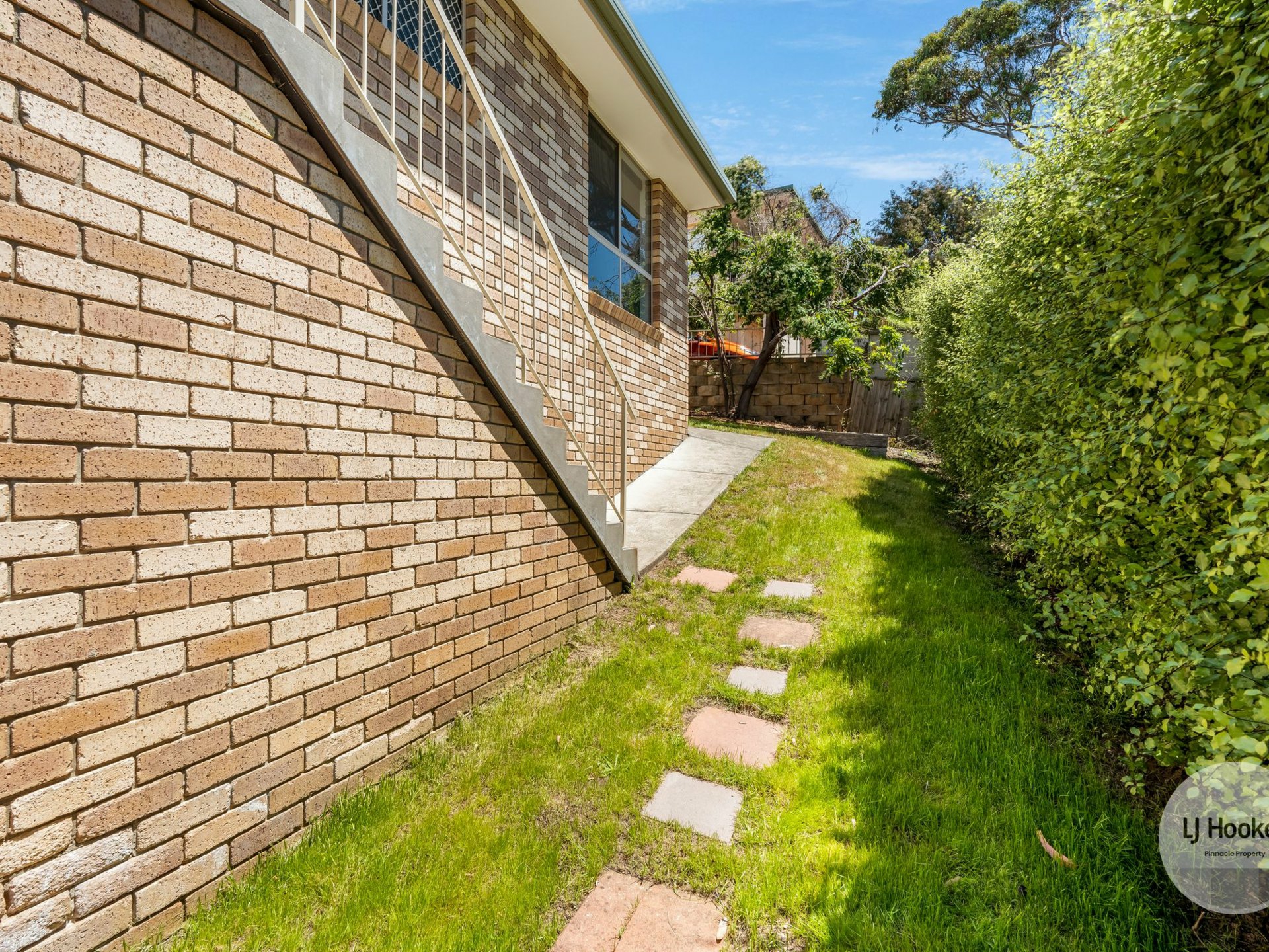 2/45 Alwyn Road, LENAH VALLEY