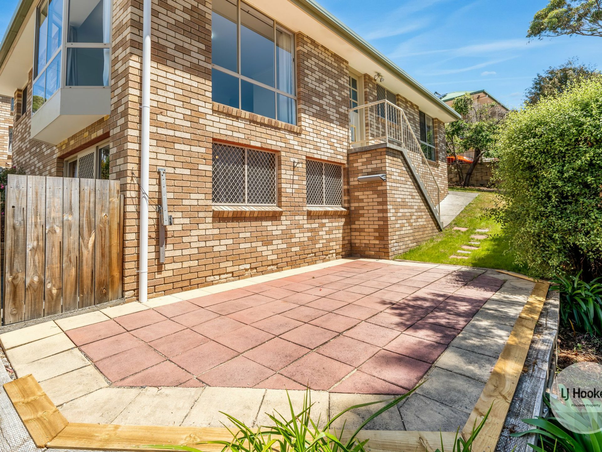 2/45 Alwyn Road, LENAH VALLEY
