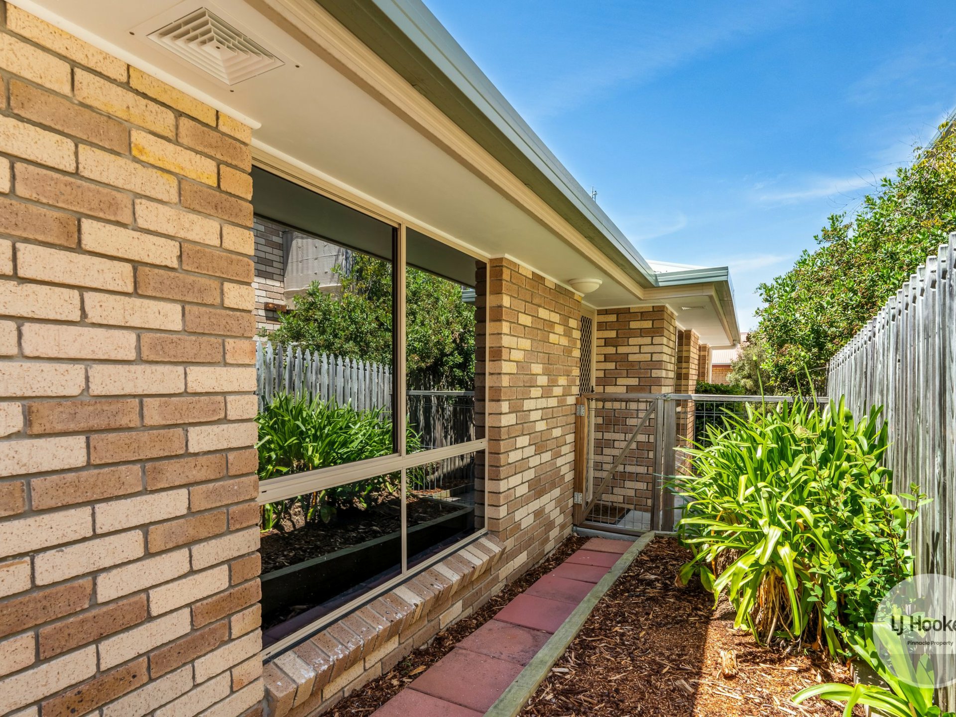 2/45 Alwyn Road, LENAH VALLEY