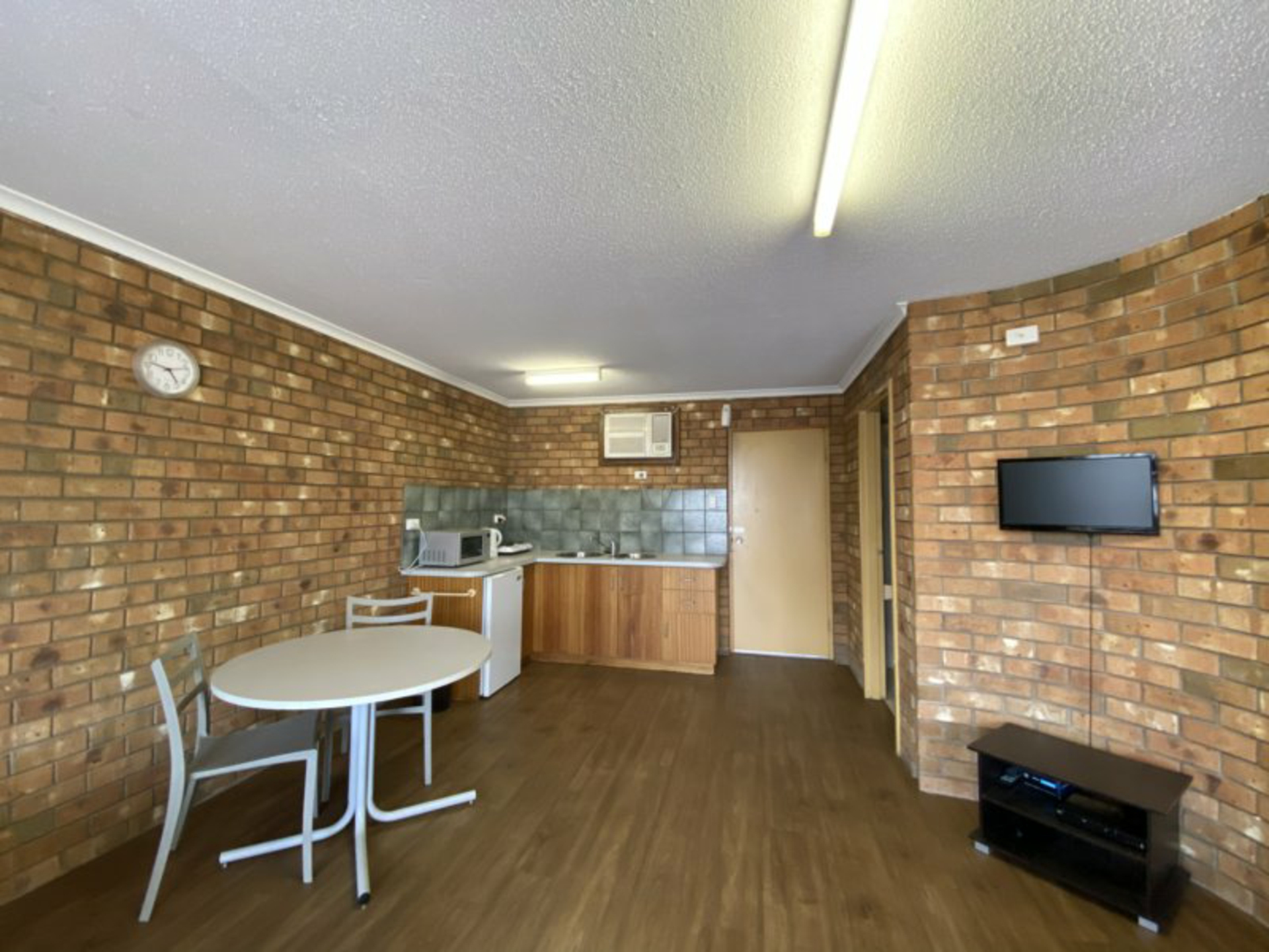 17 Railway Terrace — photo 4 of 6