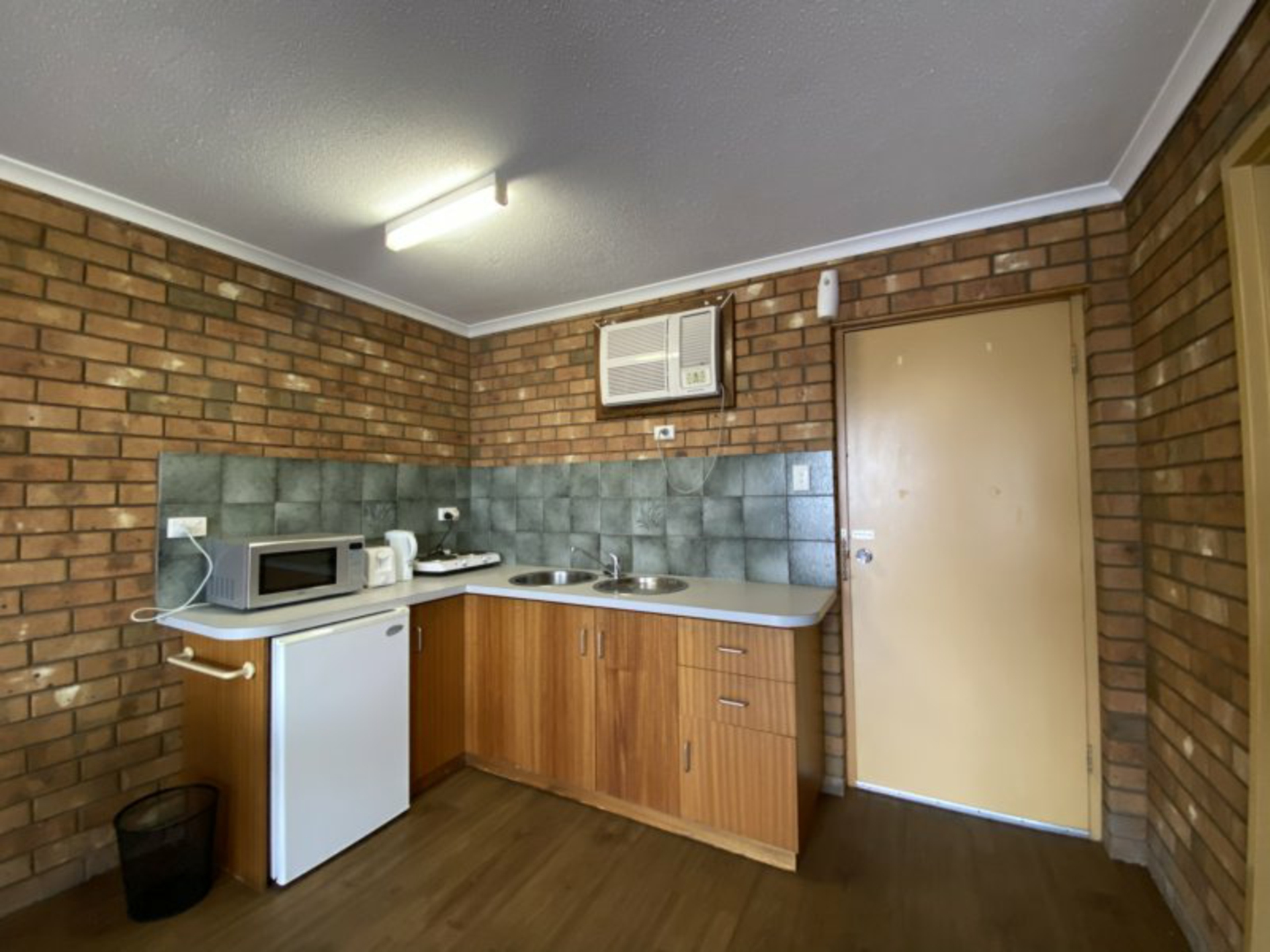 17 Railway Terrace — photo 5 of 6