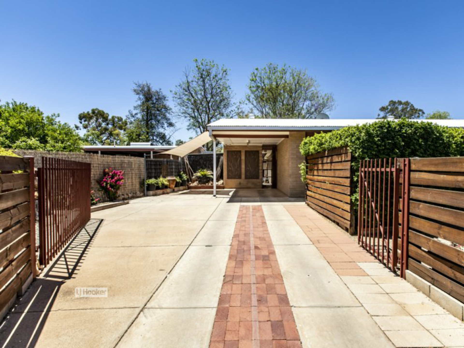 27 Hablett Crescent Gillen NT
