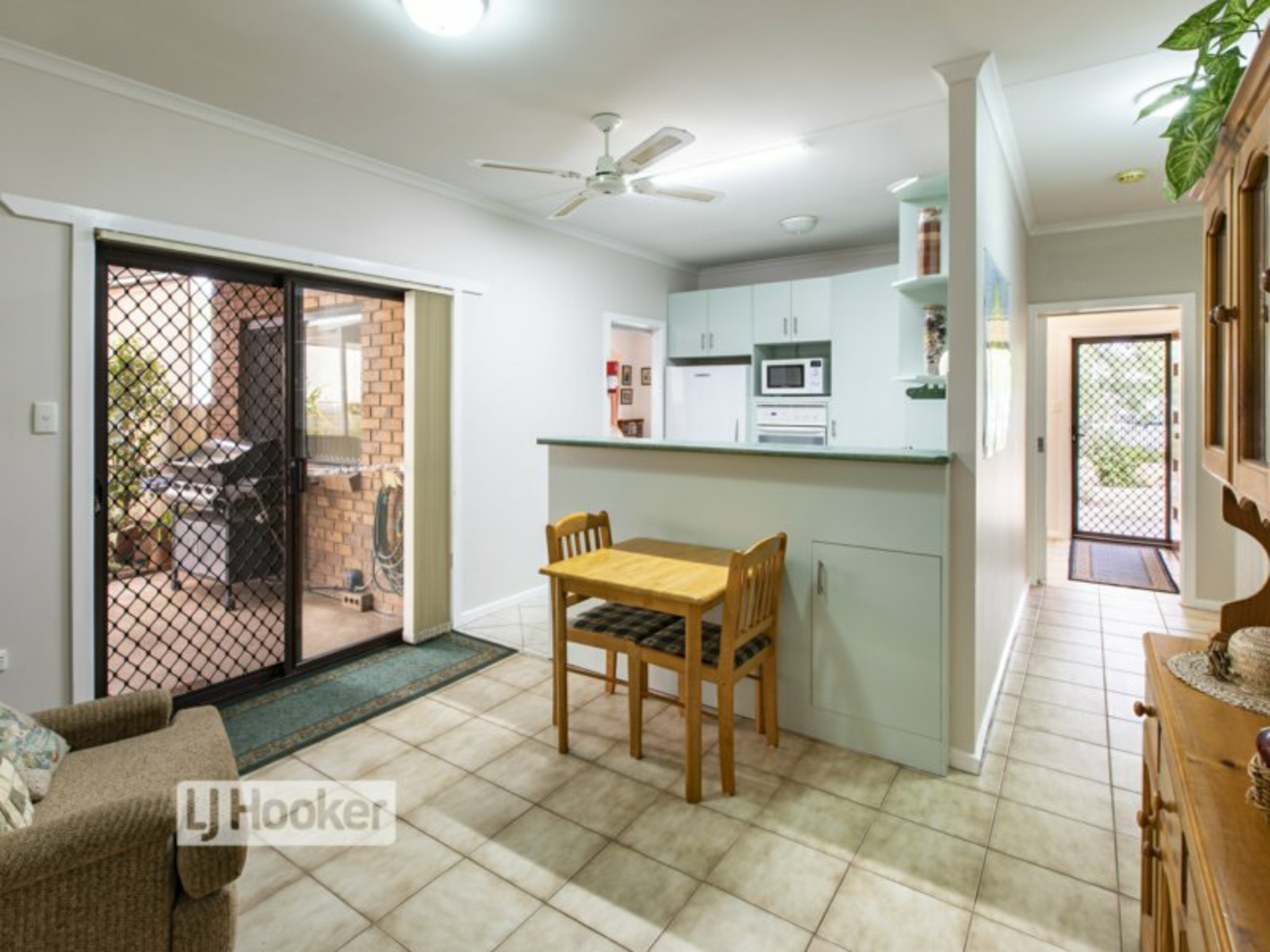 11 McMinn Street, EAST SIDE