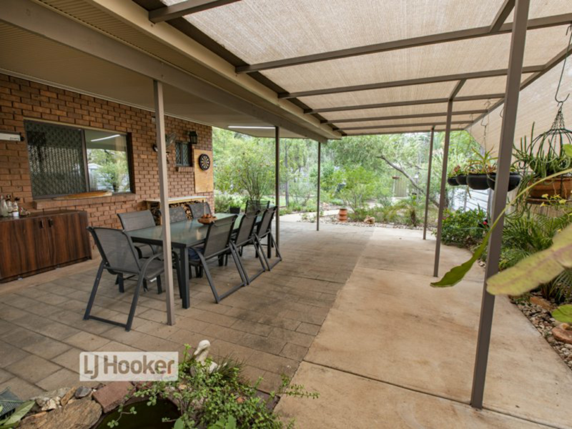 11 McMinn Street, EAST SIDE