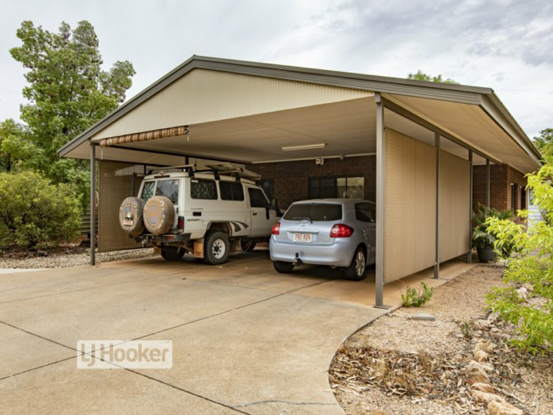 11 McMinn Street, EAST SIDE