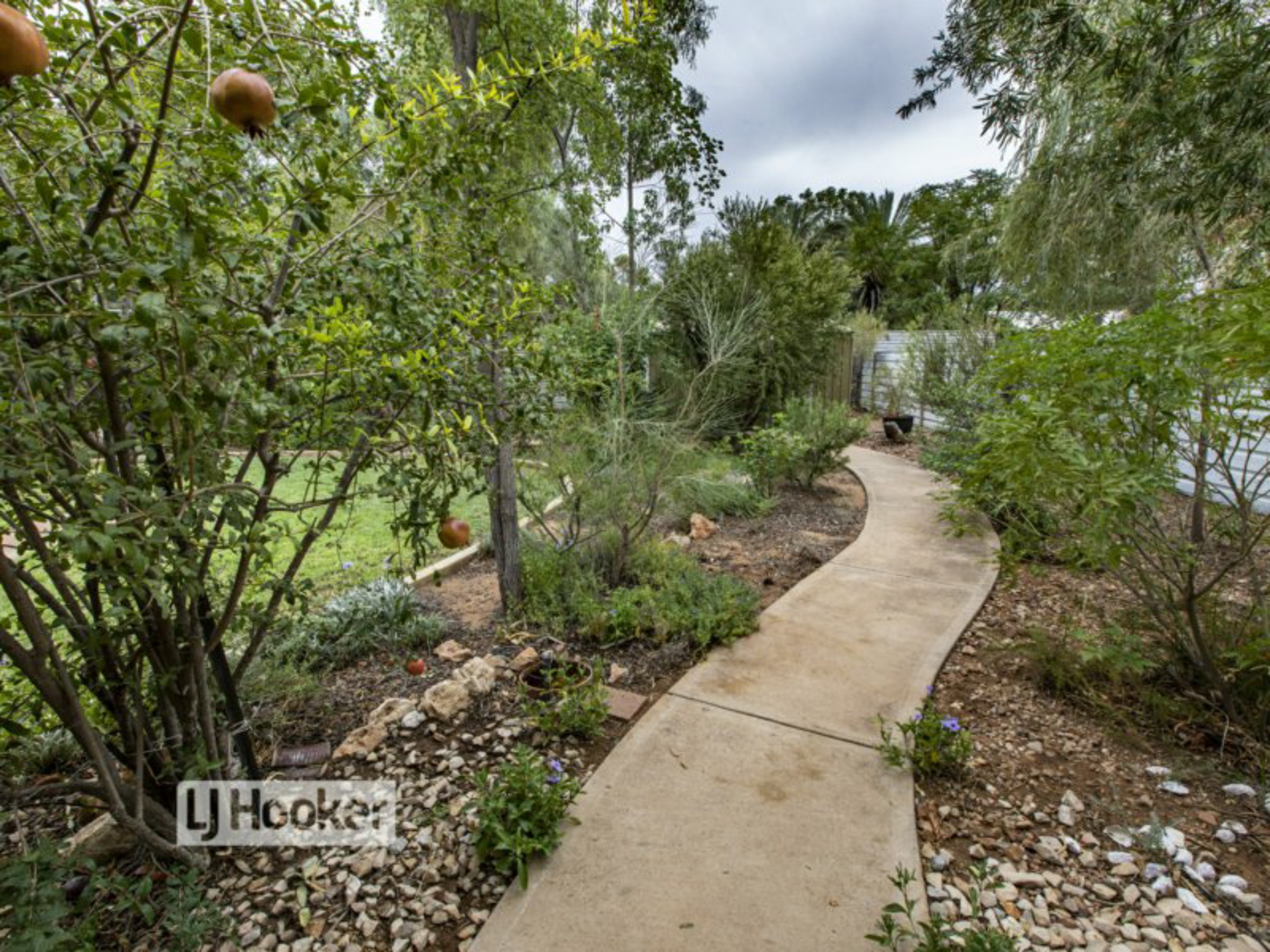 11 McMinn Street, EAST SIDE