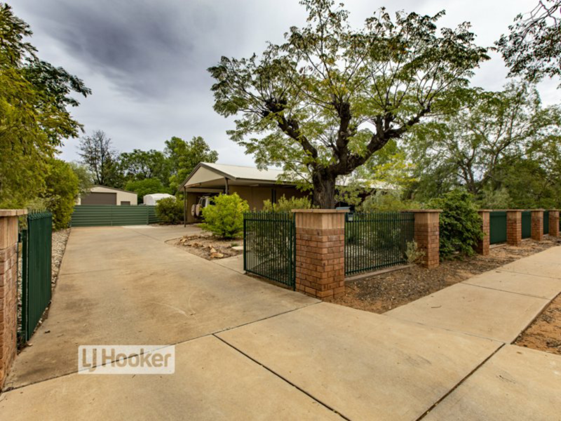 11 McMinn Street, EAST SIDE