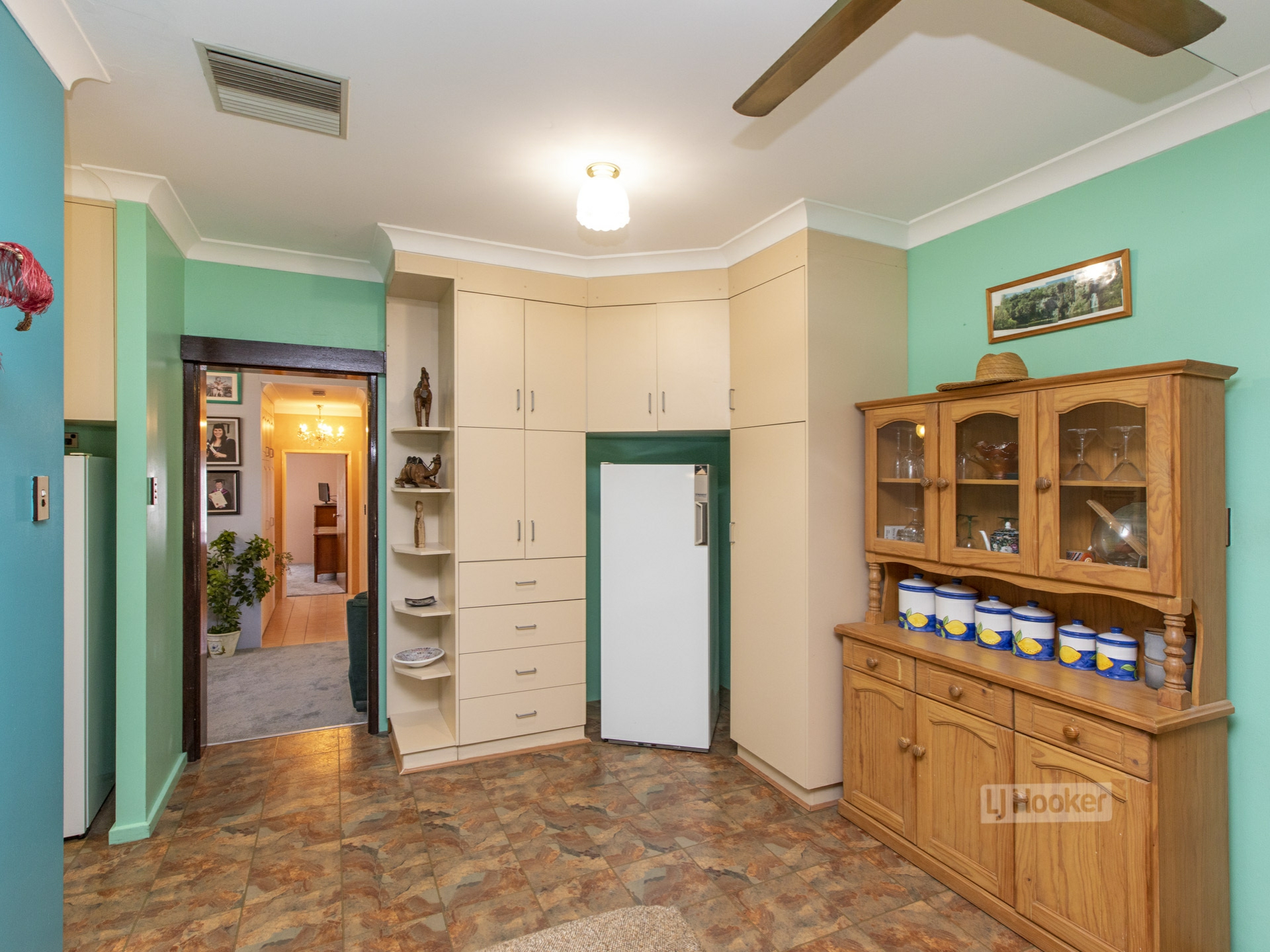 2 Gilbert Place, LARAPINTA