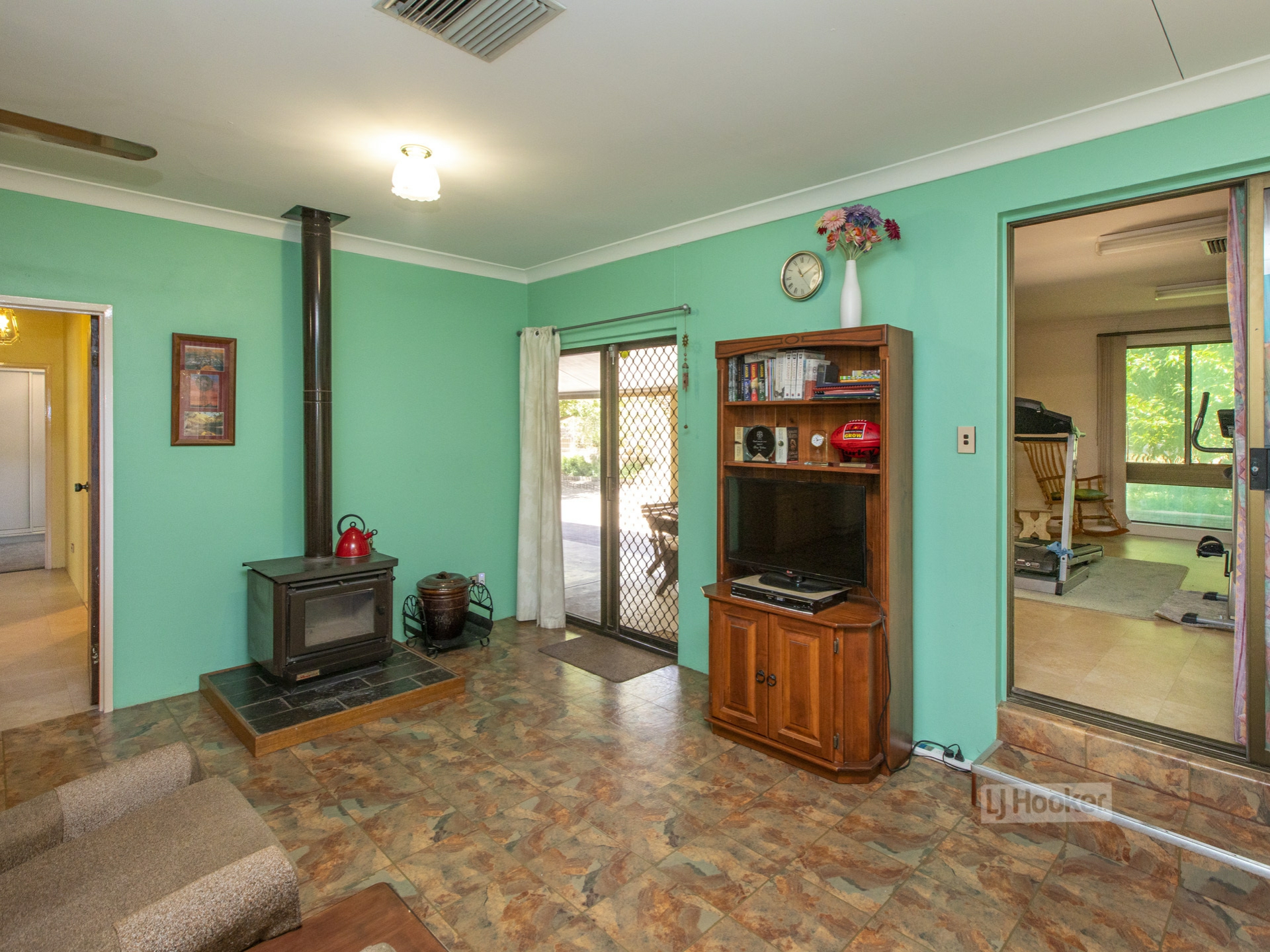 2 Gilbert Place, LARAPINTA