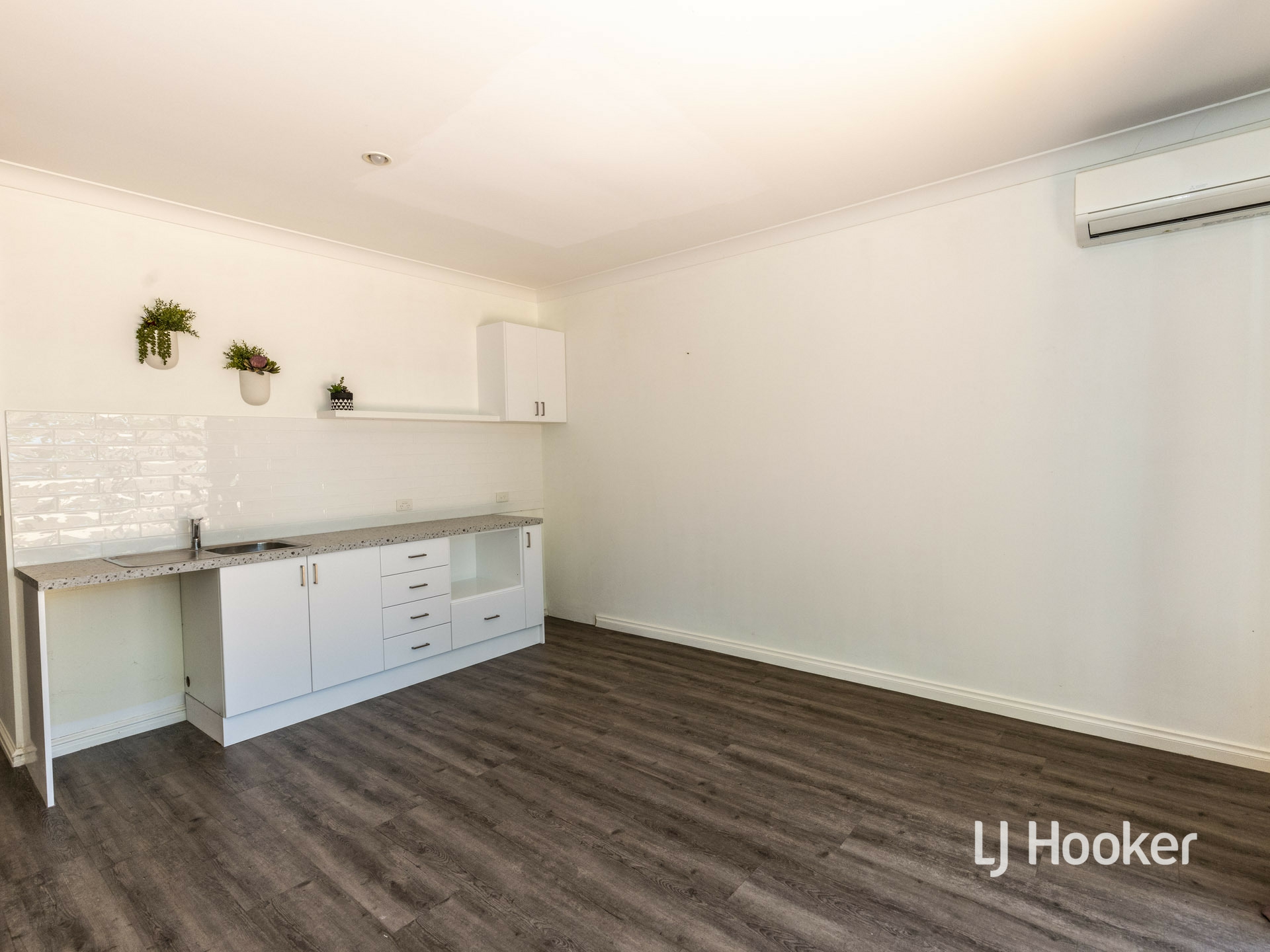 2/1A Giles Street, EAST SIDE