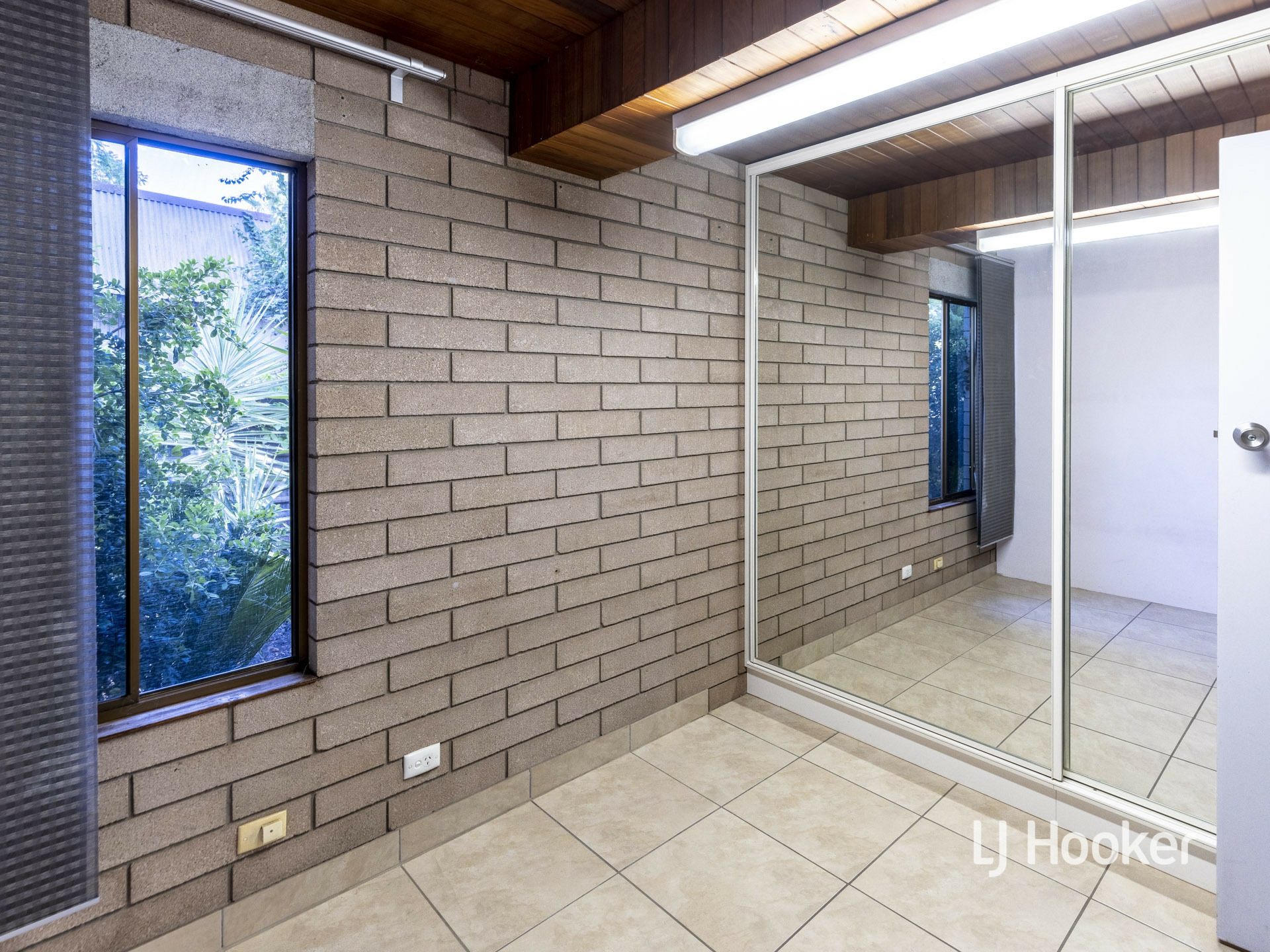 18 Mahomed Street — photo 11 of 22