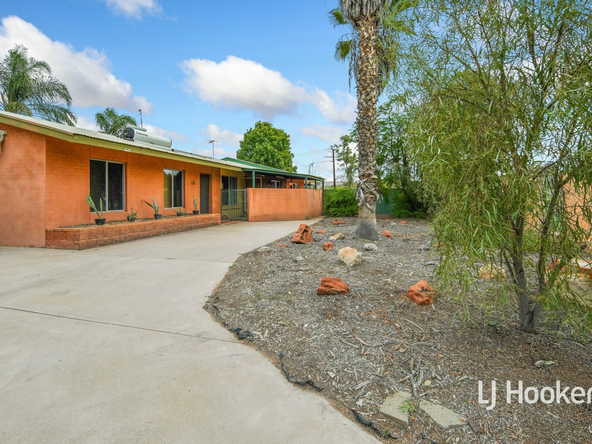 53 Dixon Road, Braitling