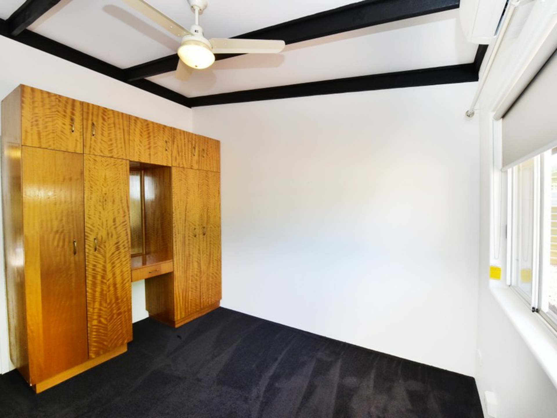 6 Jasmine Court, EAST SIDE