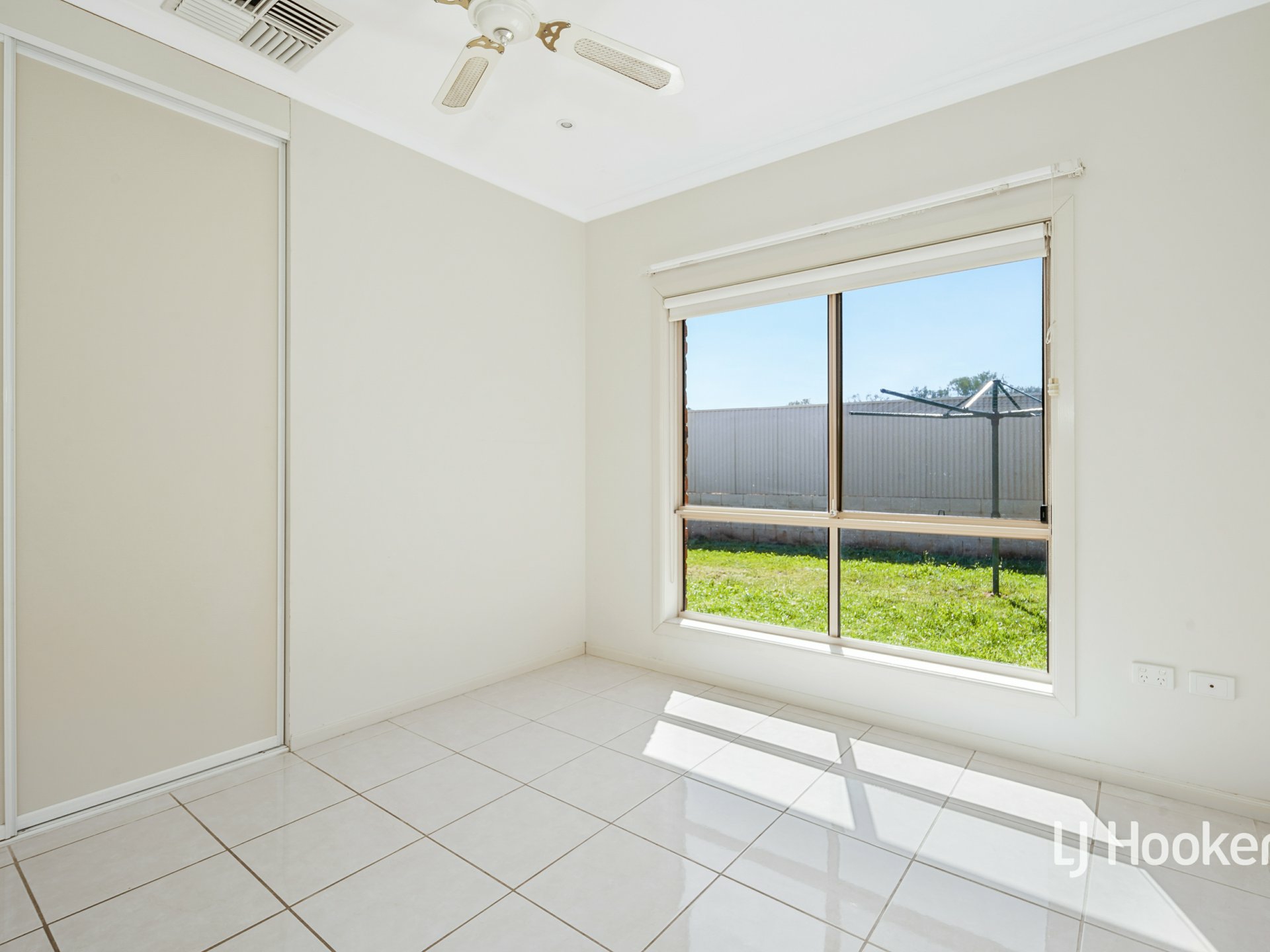 140 Cromwell Drive, DESERT SPRINGS