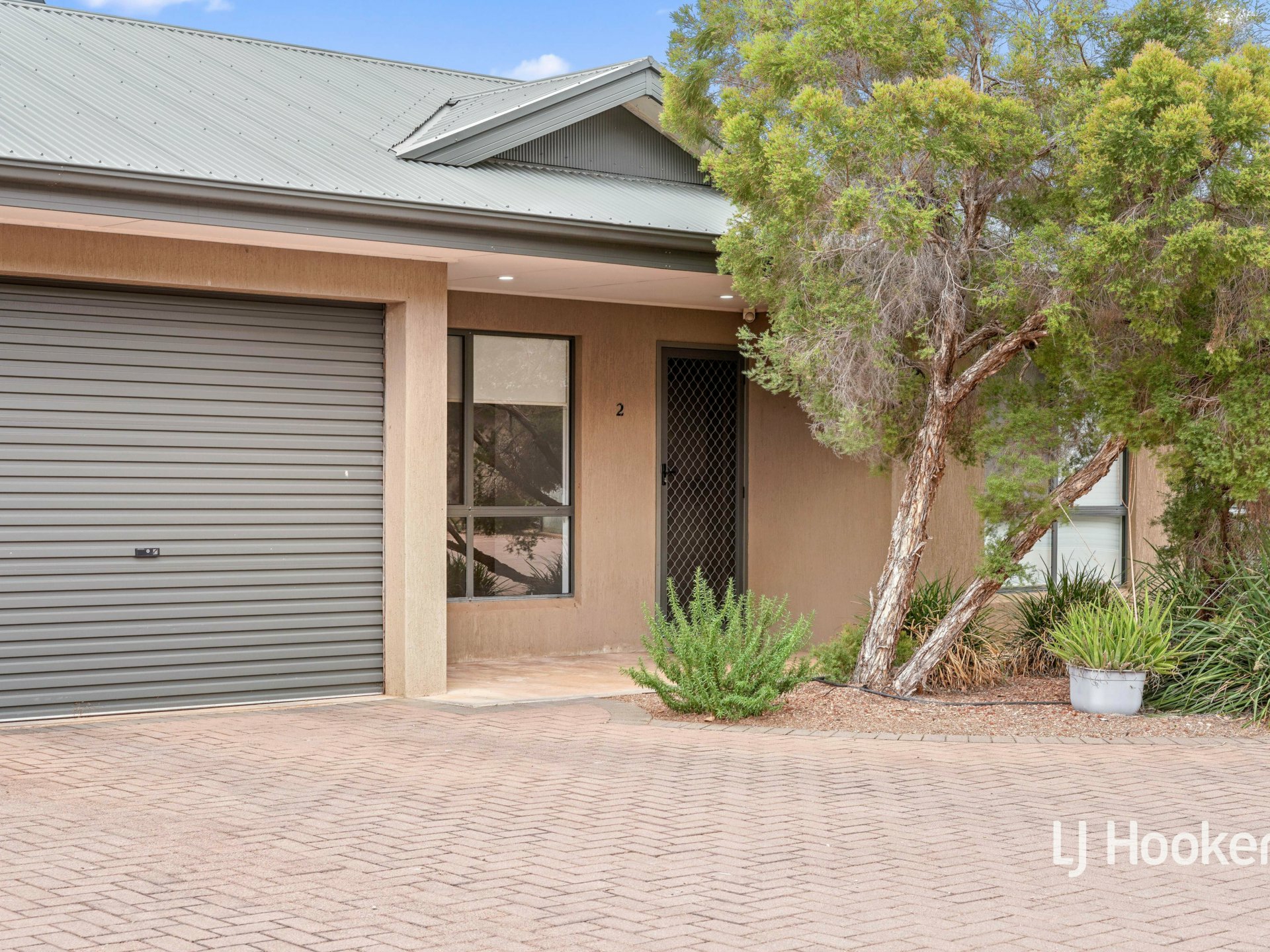 2/8 Clough Place, MOUNT JOHNS