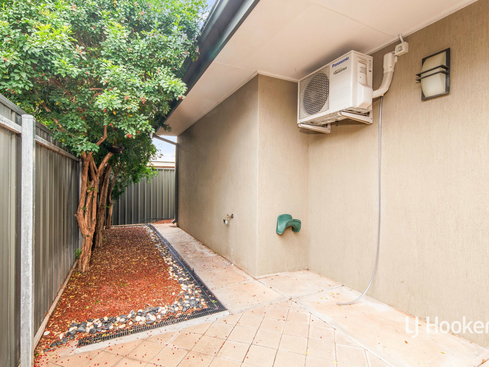 2/8 Clough Place, MOUNT JOHNS