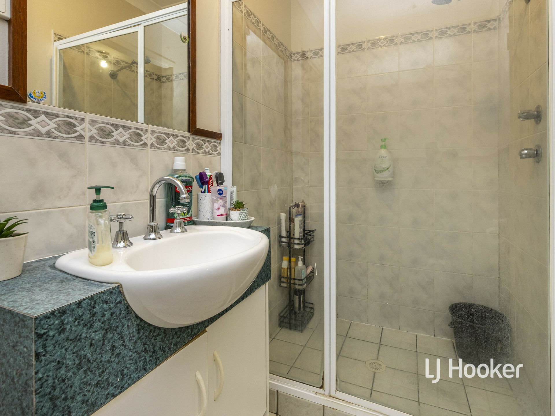 Unit 2/15 Ballingall Street, THE GAP