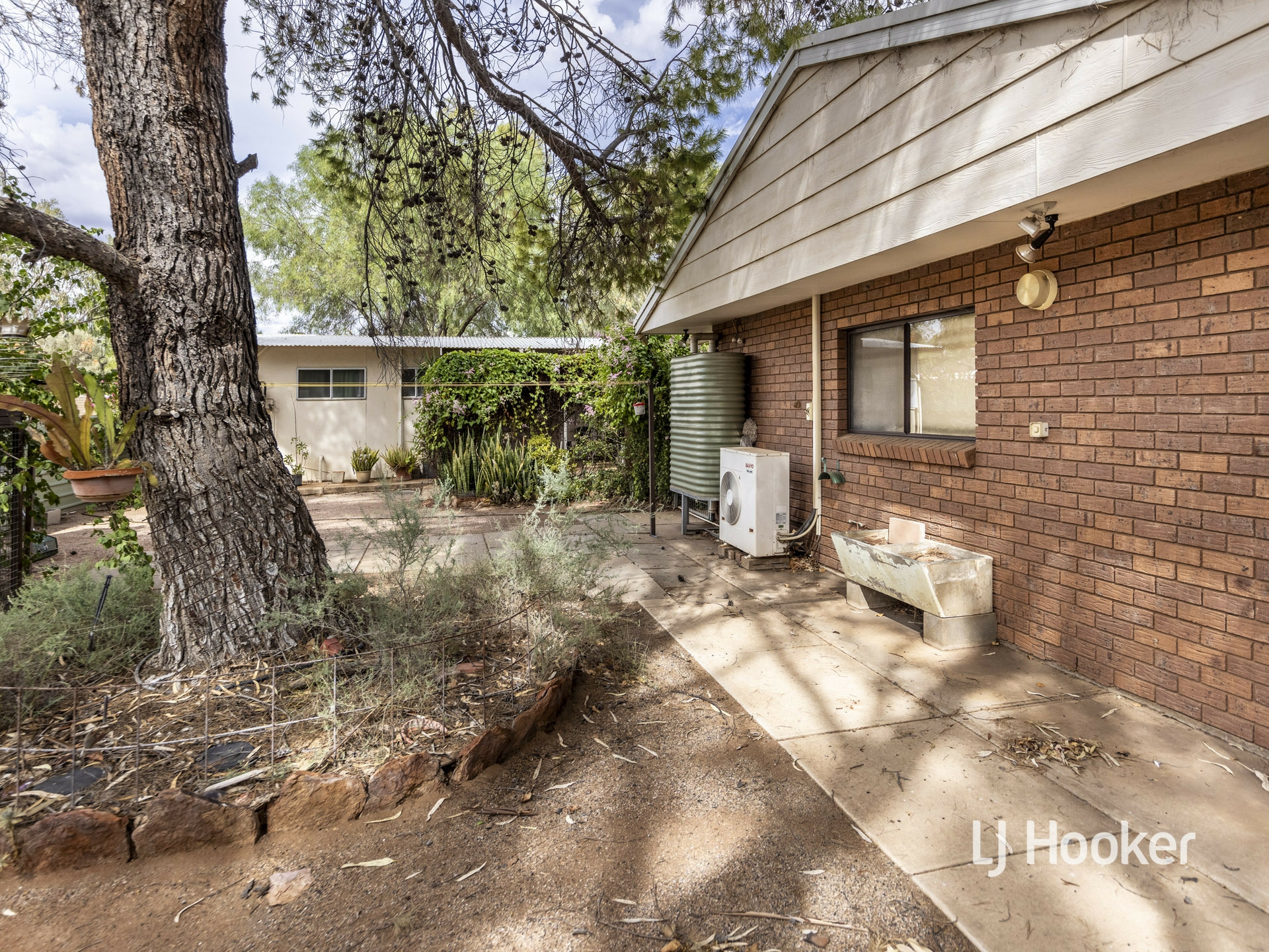 13 Renner Street, EAST SIDE