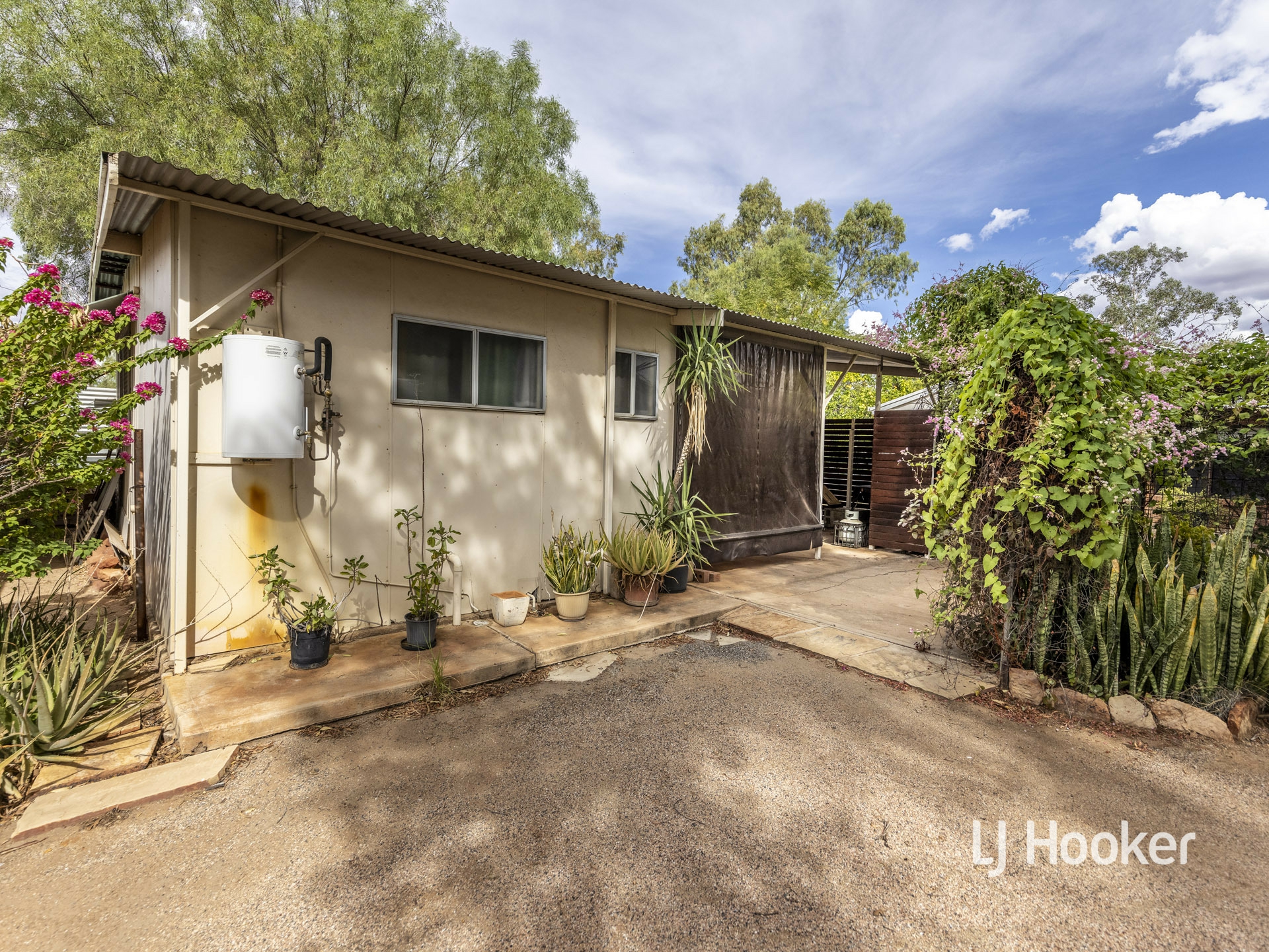 13 Renner Street, EAST SIDE