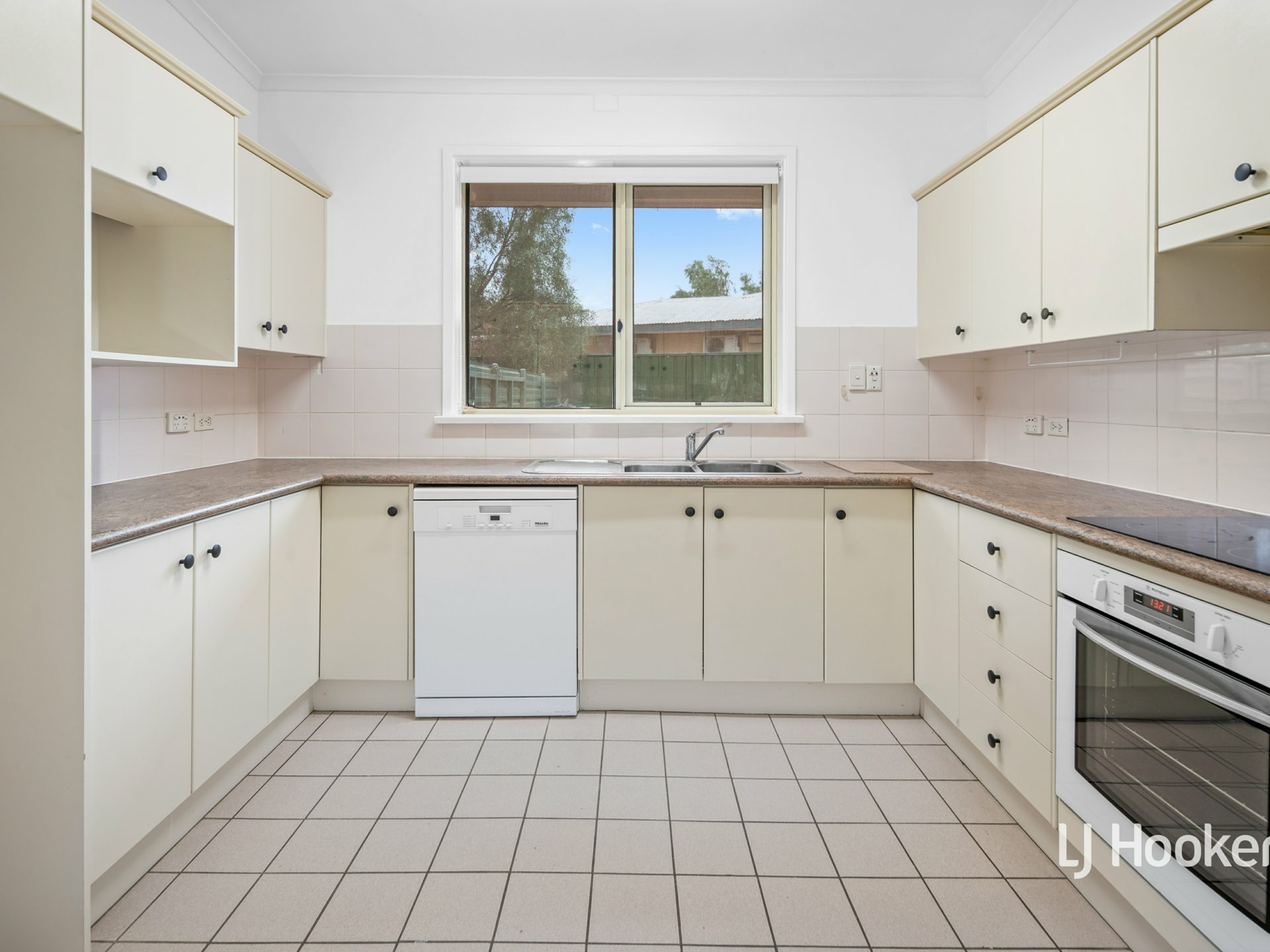 44 Carruthers Crescent, GILLEN
