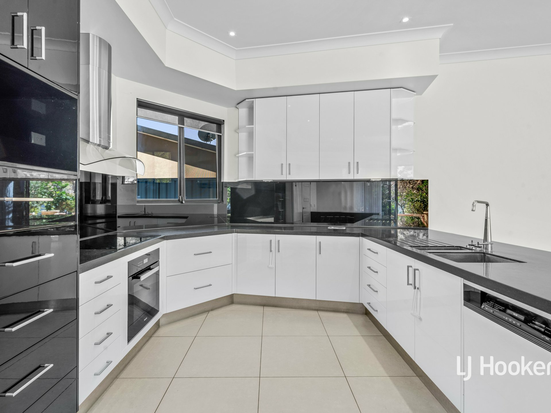 4 Brandt Court, ARALUEN