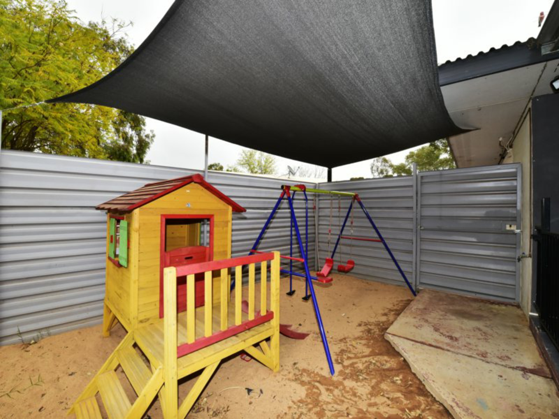 8 Melrose Court, LARAPINTA