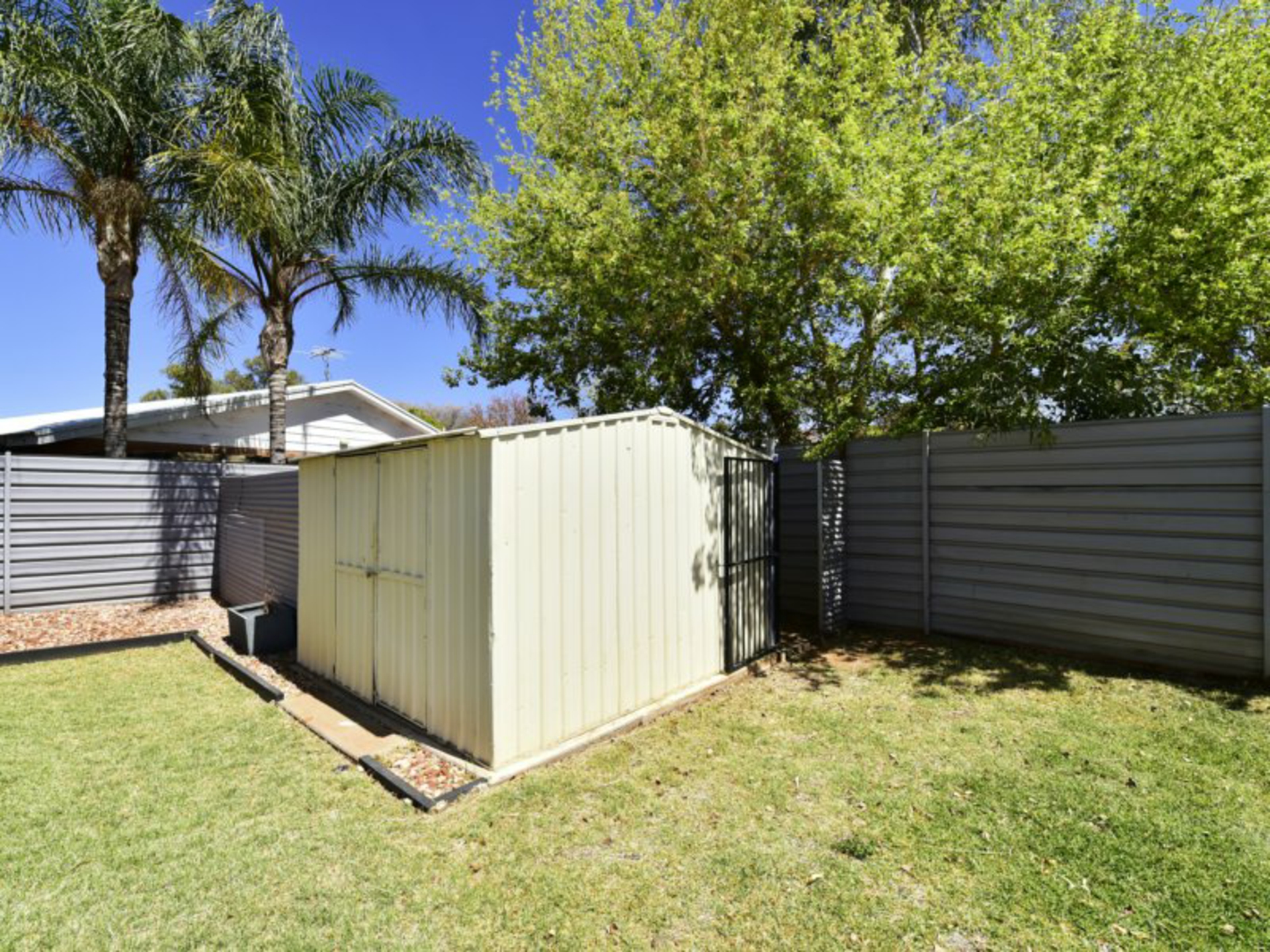 8 Melrose Court, LARAPINTA