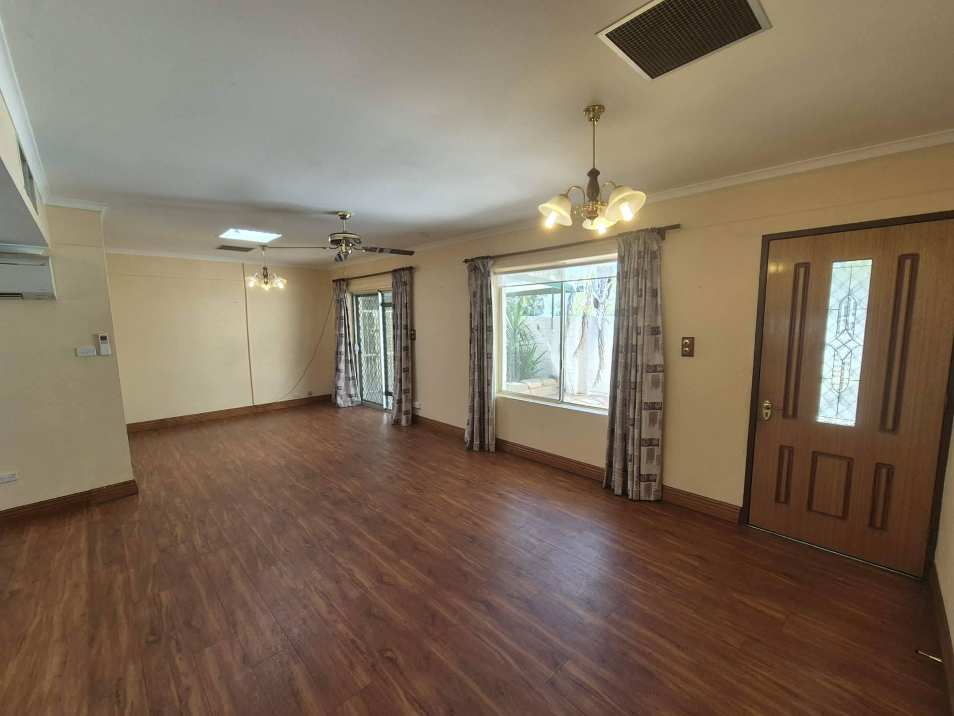 3 Mimosa Court, EAST SIDE
