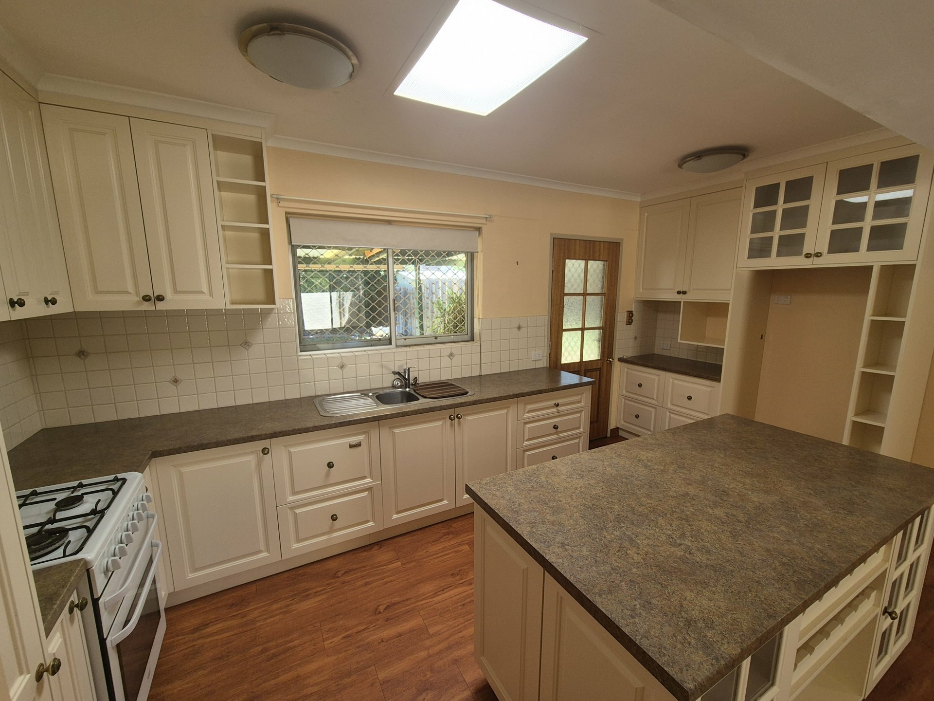 3 Mimosa Court, EAST SIDE