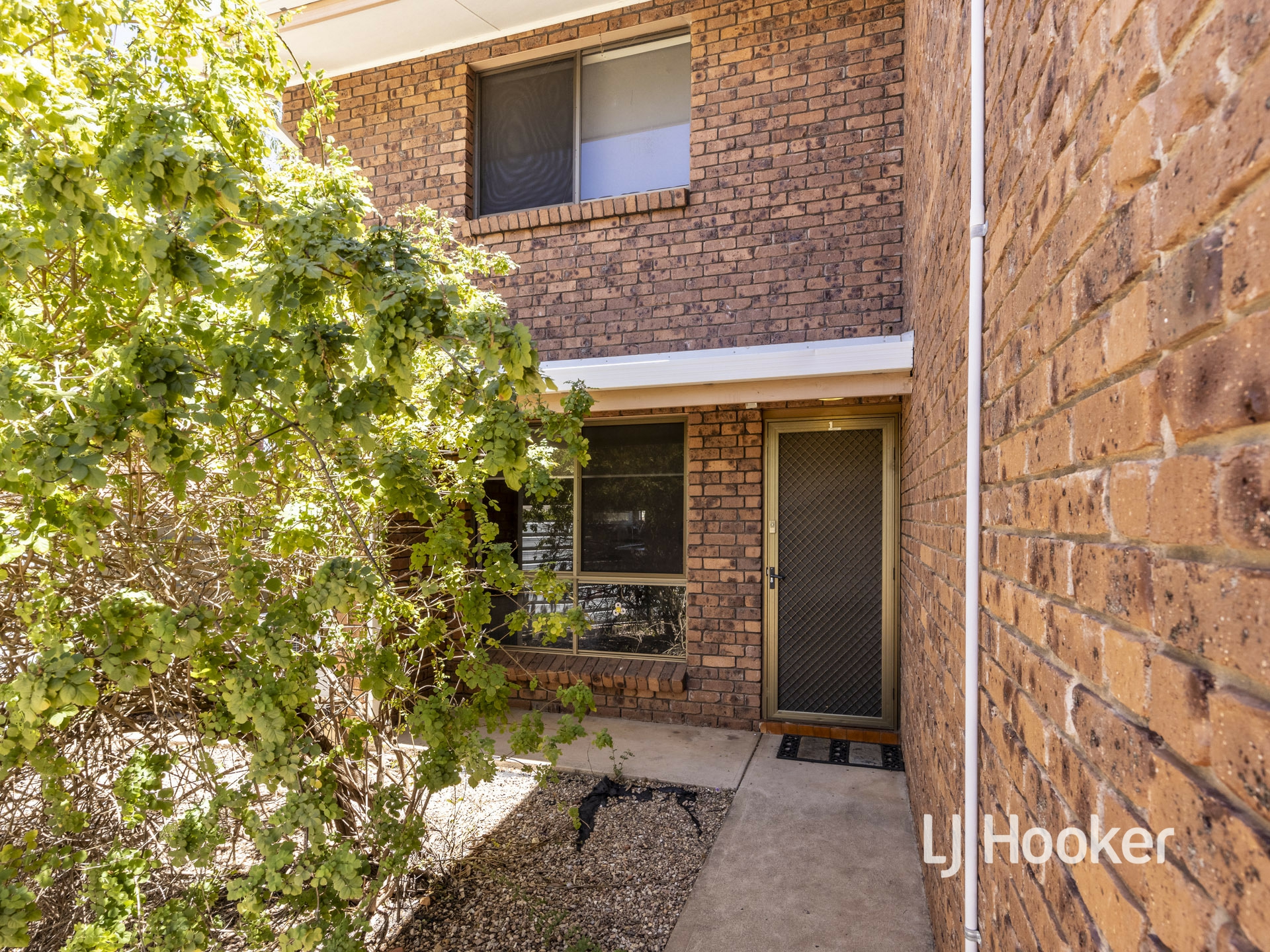 1/4 Cycad Place, SADADEEN