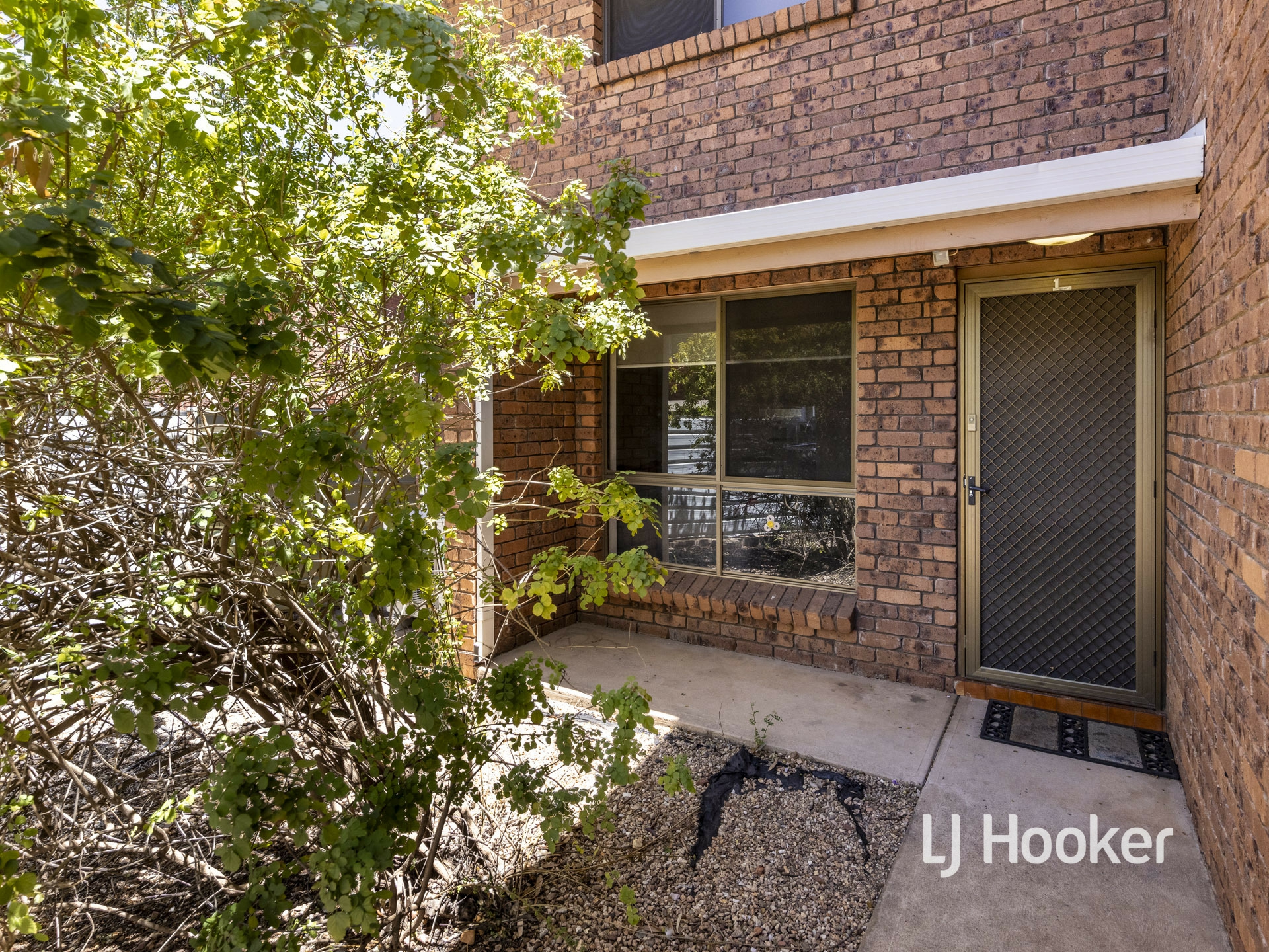 1/4 Cycad Place, SADADEEN